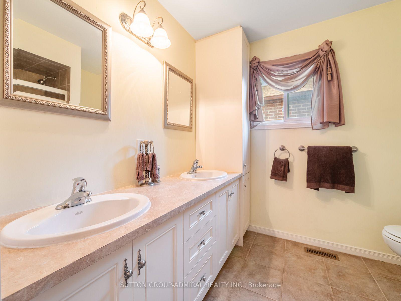 Photo 47 of 91 Robinwood Trail, Vaughan, Brownridge — HOMEH
