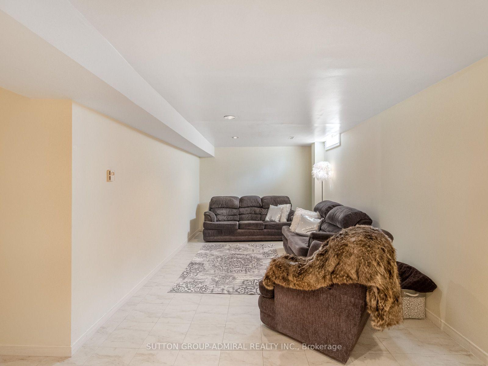 Photo 48 of 91 Robinwood Trail, Vaughan, Brownridge — HOMEH