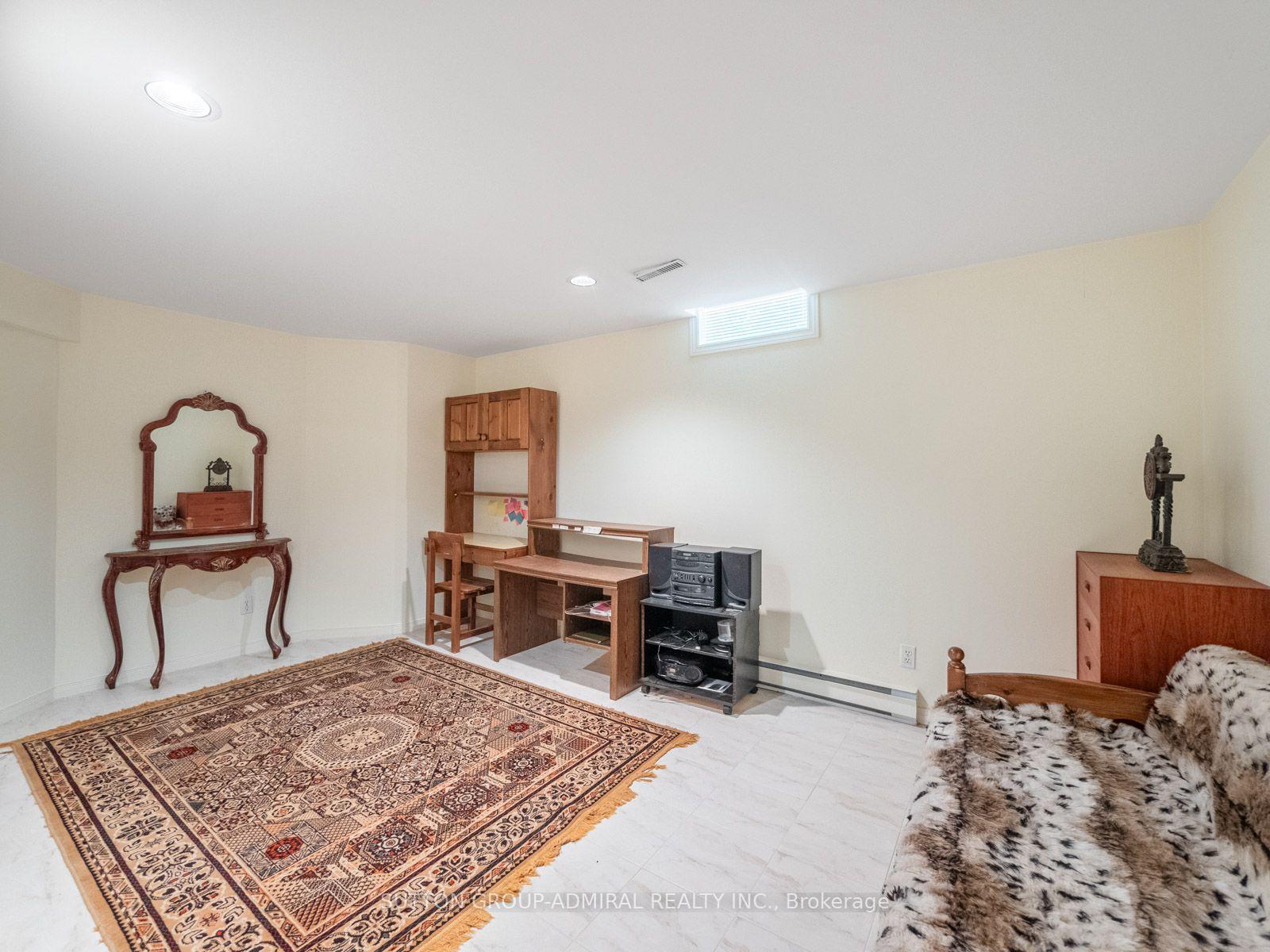 Photo 51 of 91 Robinwood Trail, Vaughan, Brownridge — HOMEH