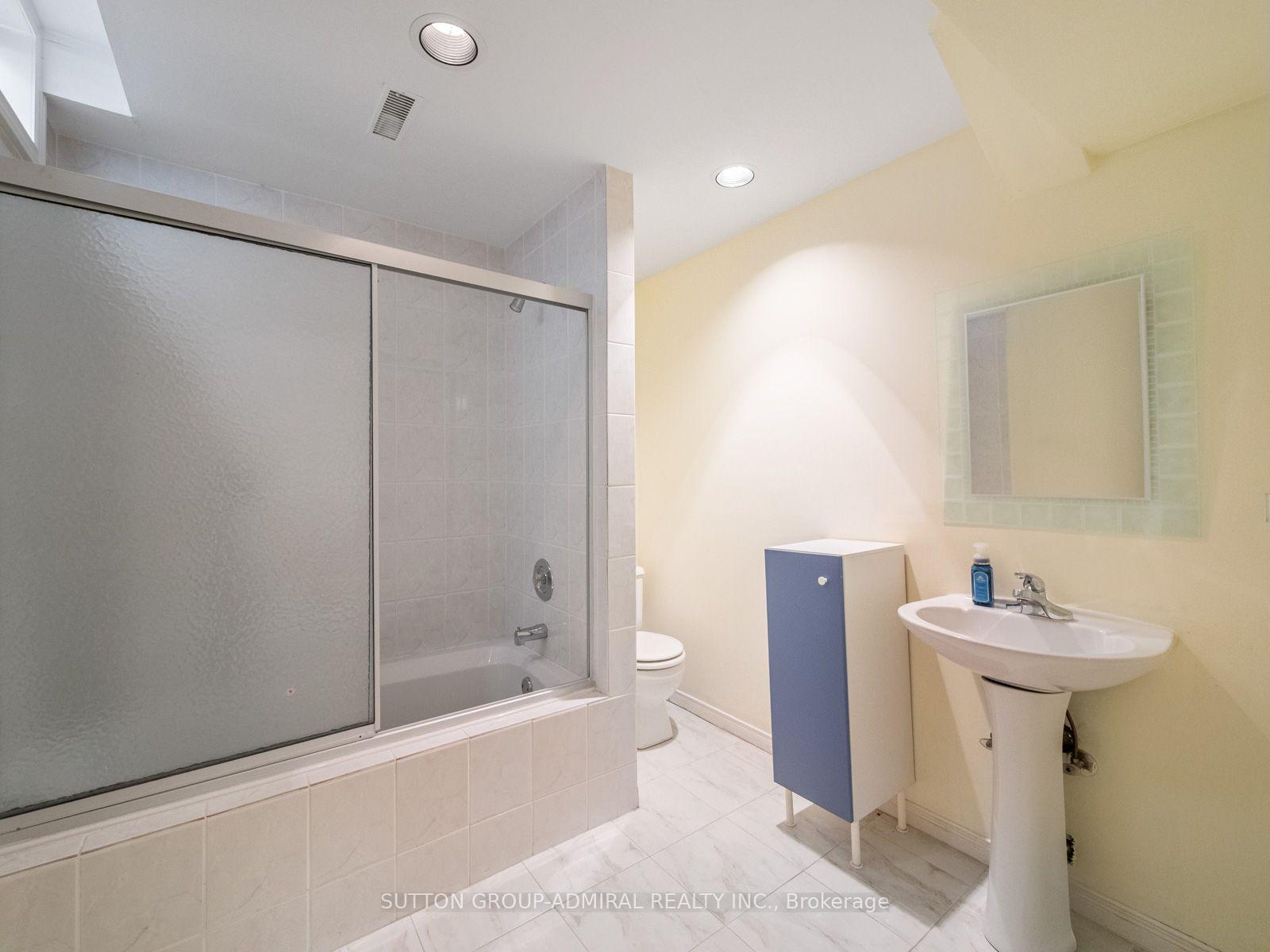 Photo 52 of 91 Robinwood Trail, Vaughan, Brownridge — HOMEH