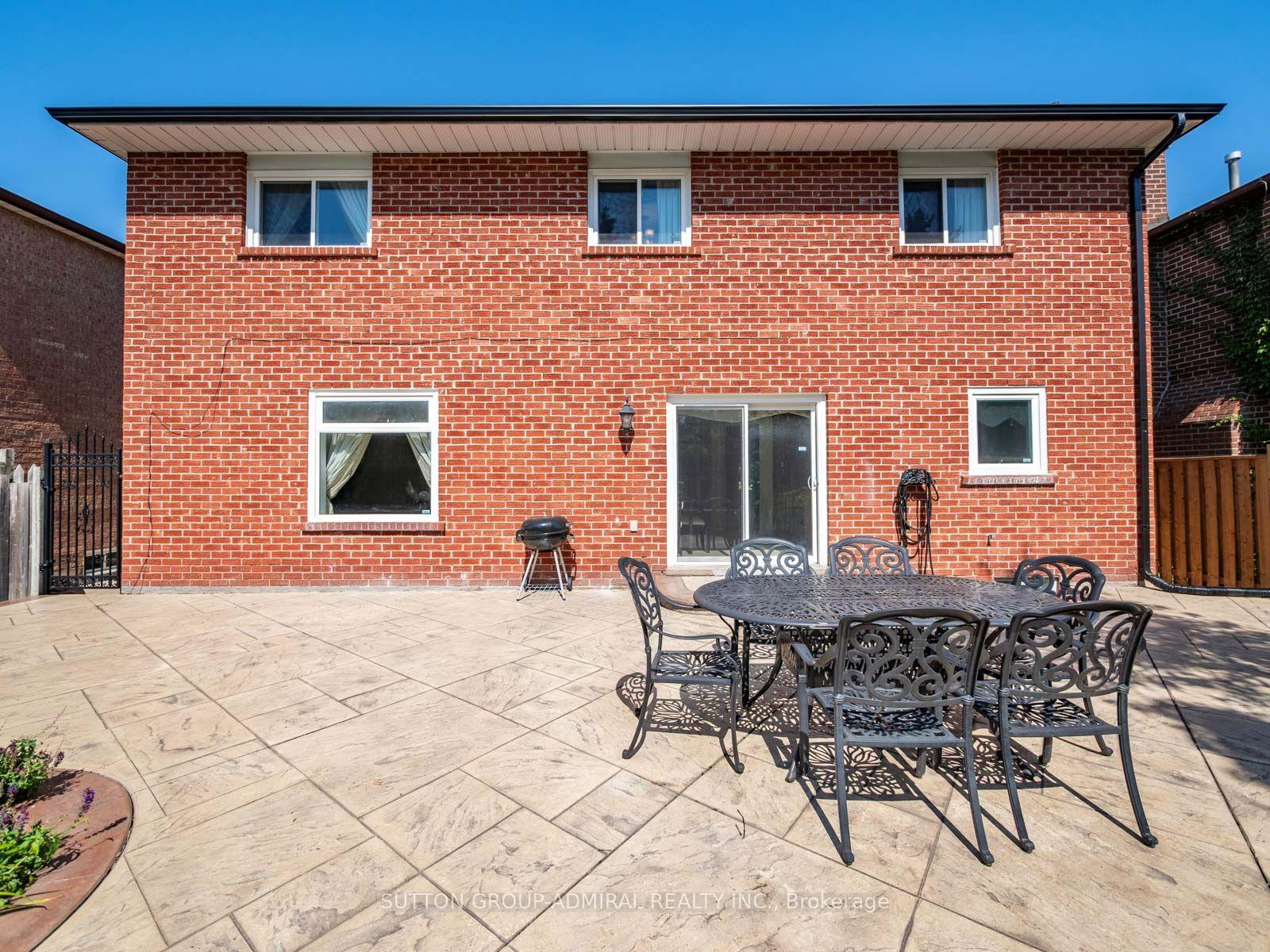Photo 54 of 91 Robinwood Trail, Vaughan, Brownridge — HOMEH