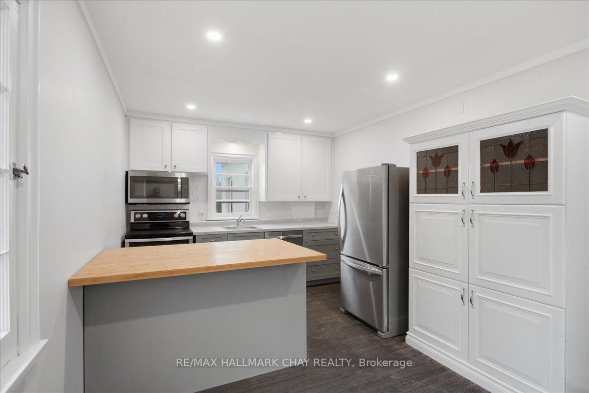 Photo 11 of Unit 2, 15 Parkside Drive, Barrie, Queen's Park — HOMEH