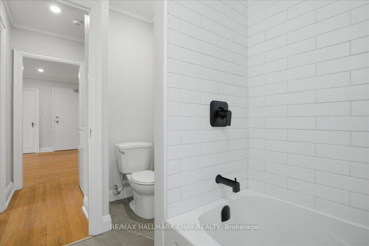 Photo 21 of Unit 2, 15 Parkside Drive, Barrie, Queen's Park — HOMEH