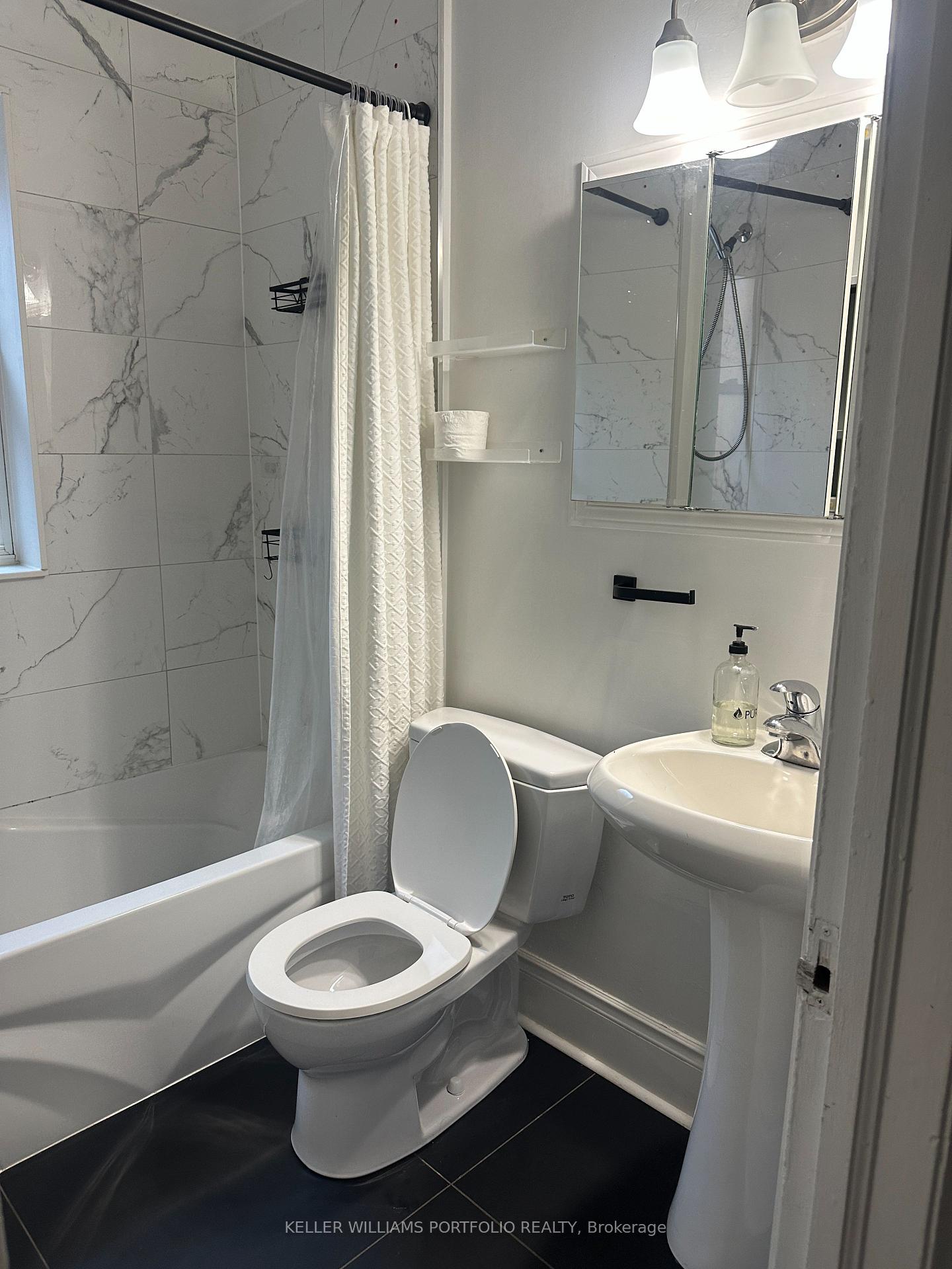 Photo 14 of 345A Roncesvalles Avenue, Toronto, Roncesvalles — HOMEH