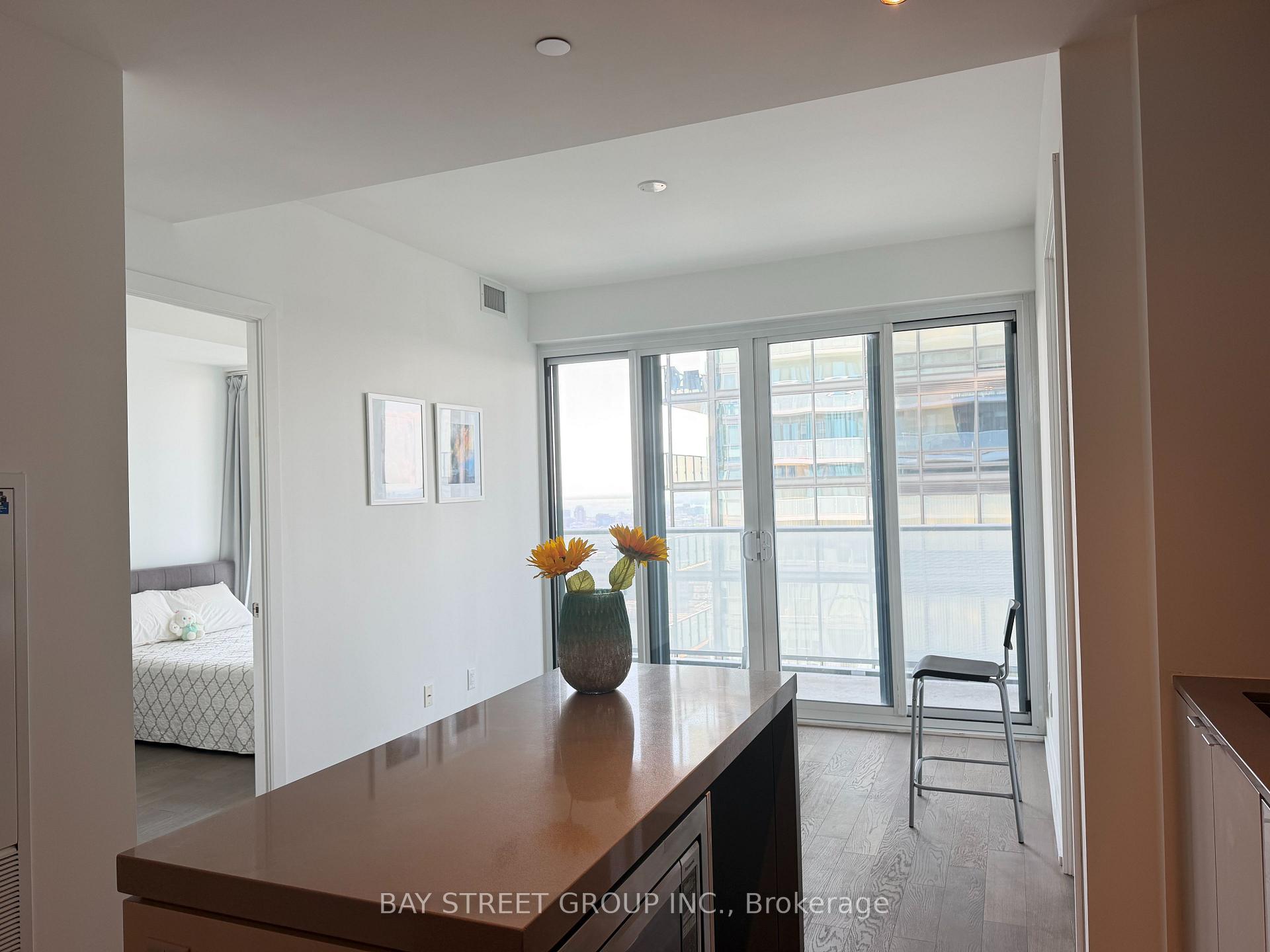 Photo 11 of Unit 4501, 7 Grenville Street, Toronto, Bay Street Corridor — HOMEH
