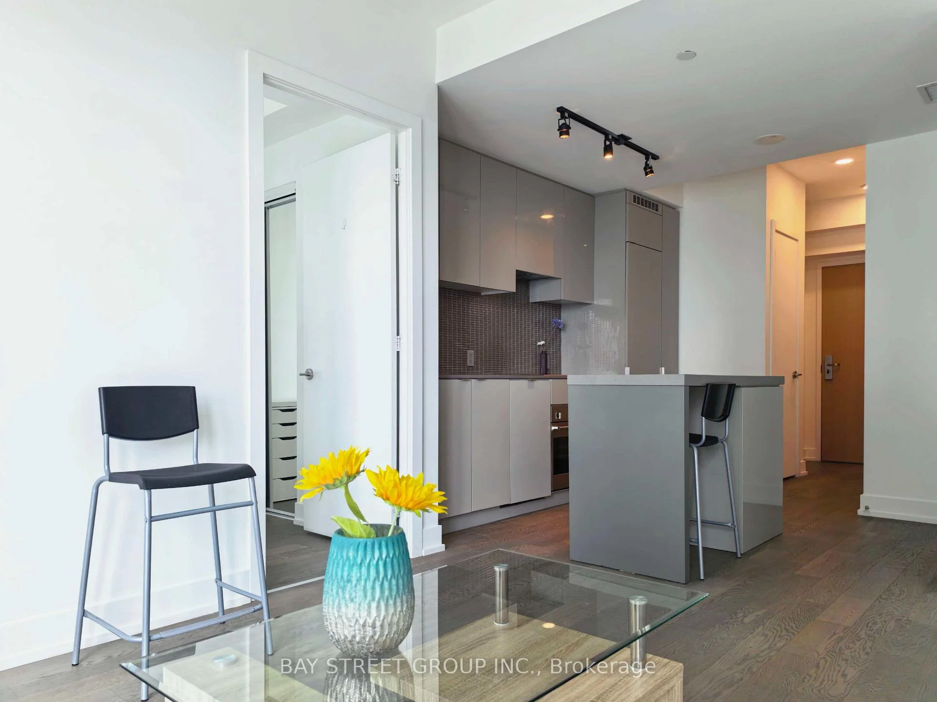 Photo 6 of Unit 4501, 7 Grenville Street, Toronto, Bay Street Corridor — HOMEH