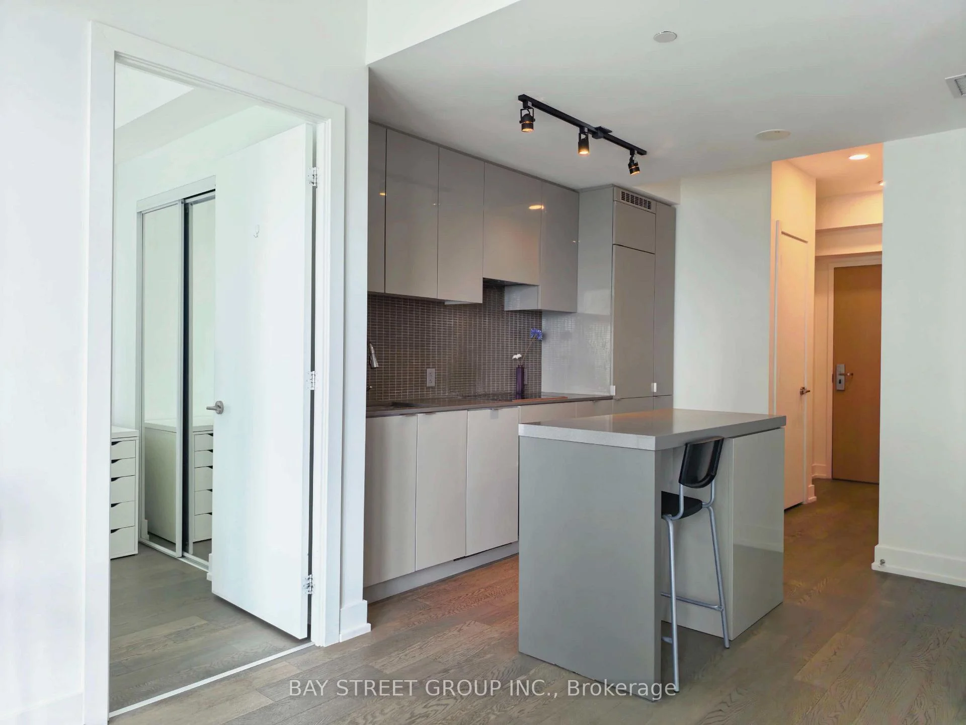 Photo 8 of Unit 4501, 7 Grenville Street, Toronto, Bay Street Corridor — HOMEH