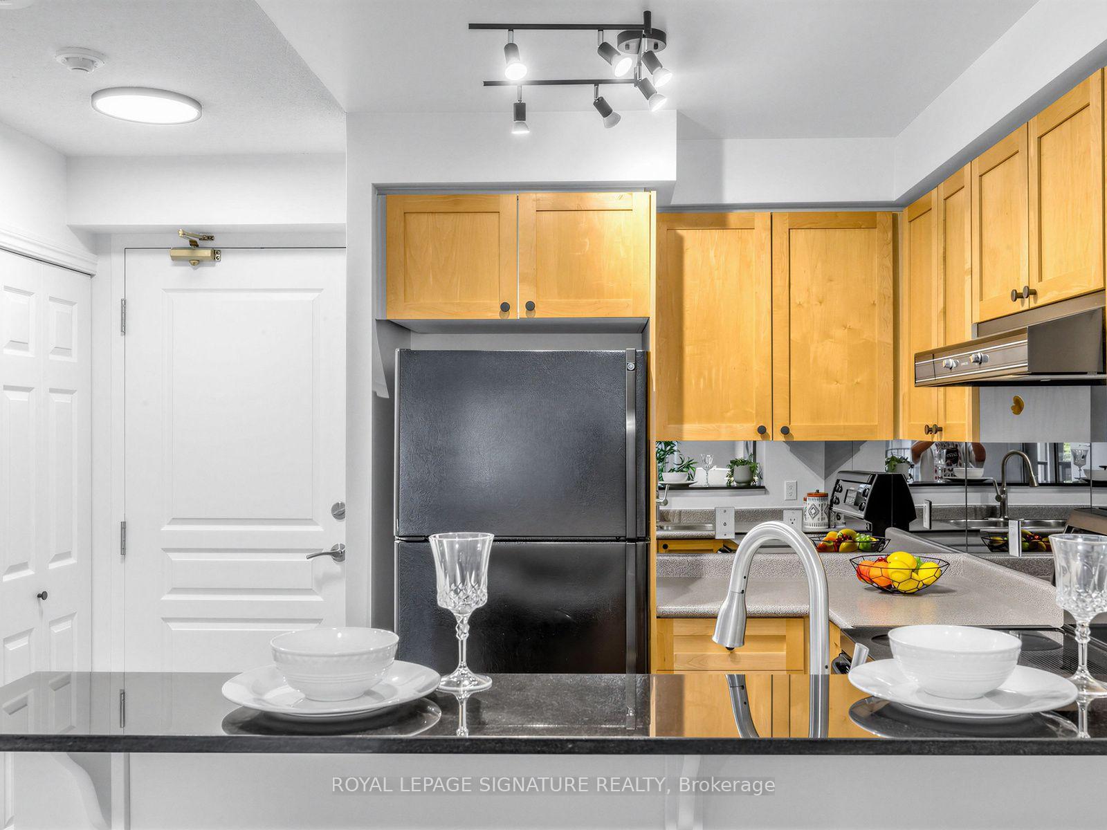 Photo 6 of Unit 220, 16 Dallimore Circle, North York, Banbury-Don Mills — HOMEH
