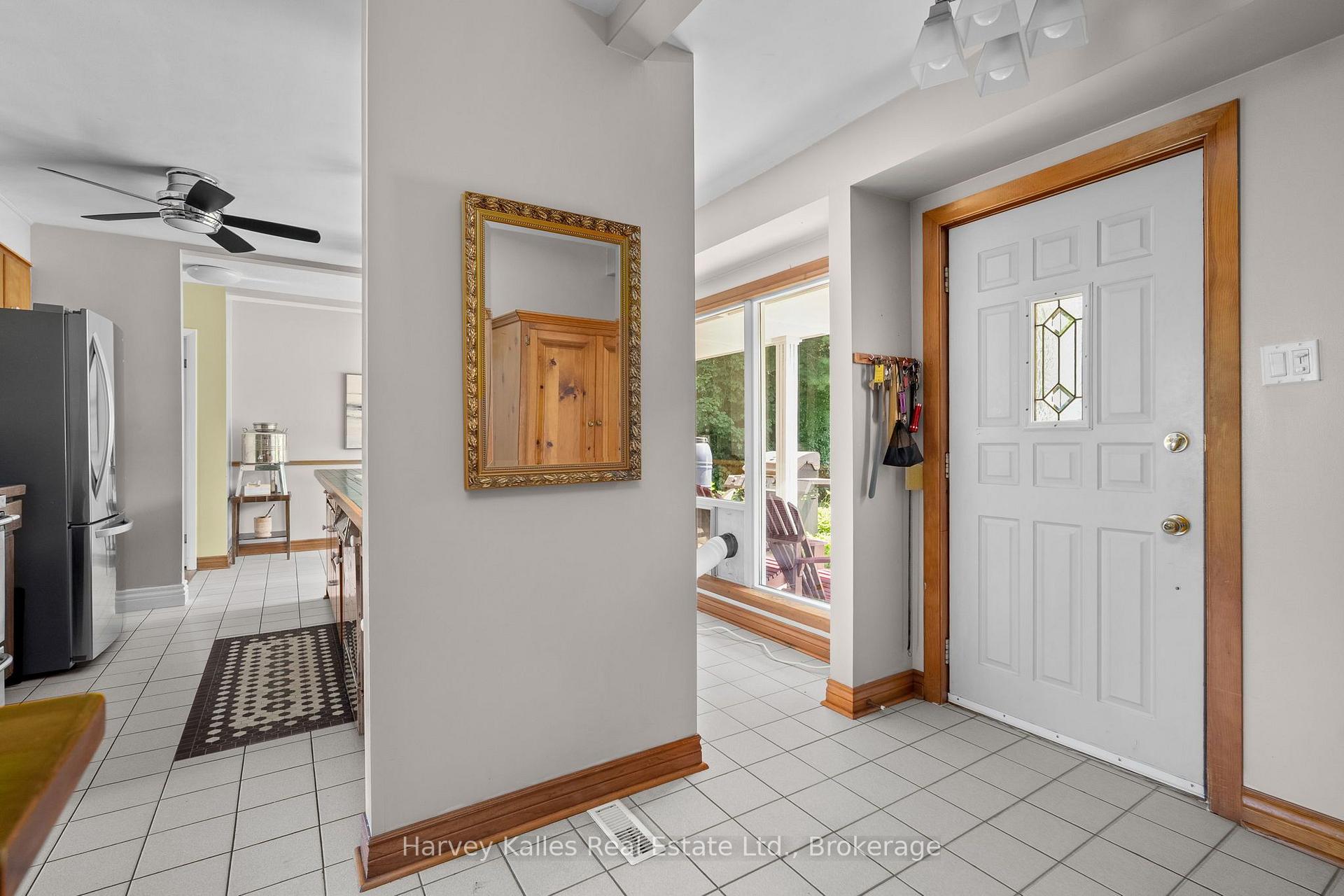 Photo 11 of 40 King Crescent, Huntsville — HOMEH