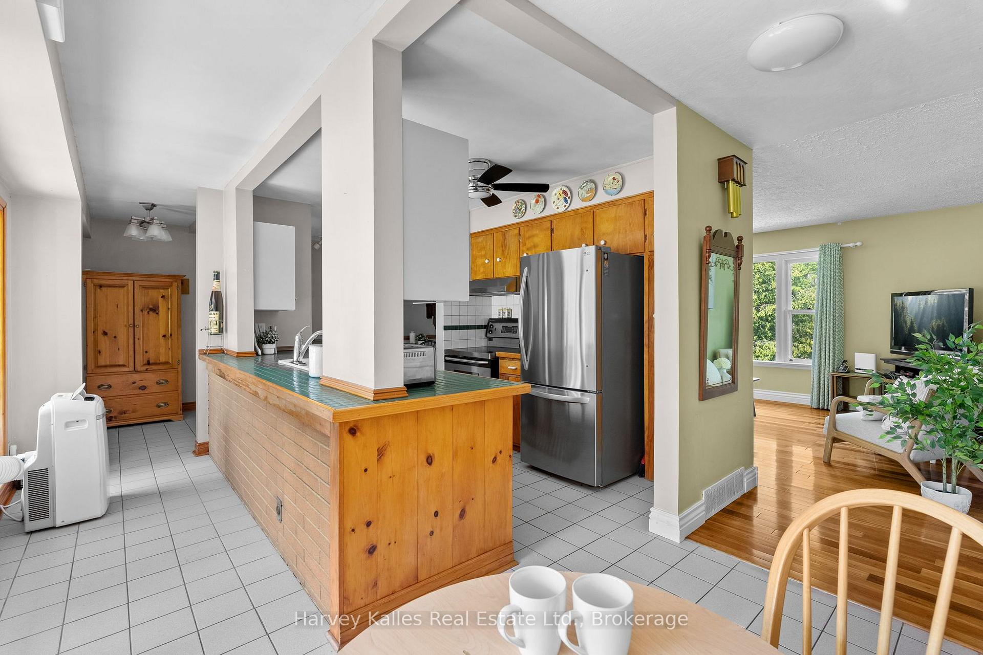 Photo 17 of 40 King Crescent, Huntsville — HOMEH