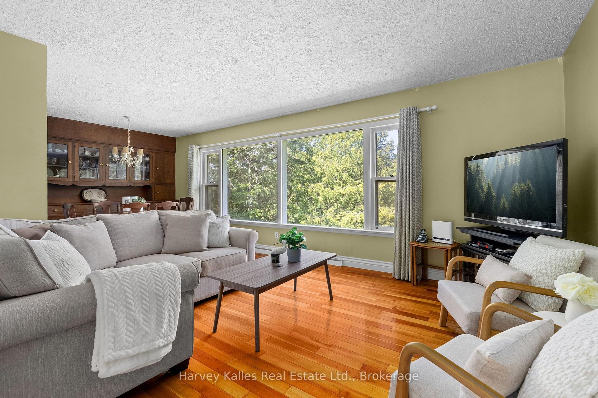 Photo 18 of 40 King Crescent, Huntsville — HOMEH