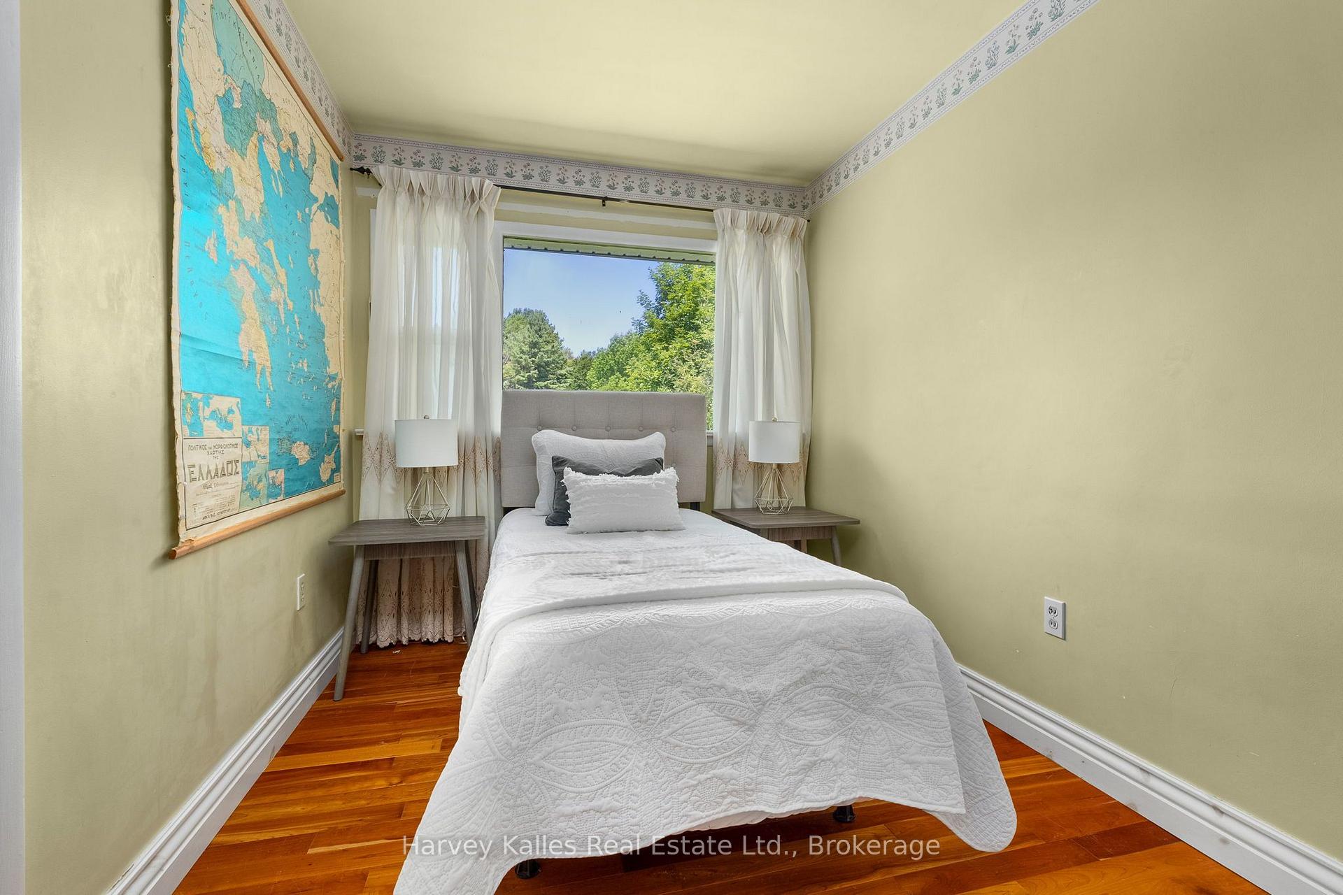 Photo 24 of 40 King Crescent, Huntsville — HOMEH