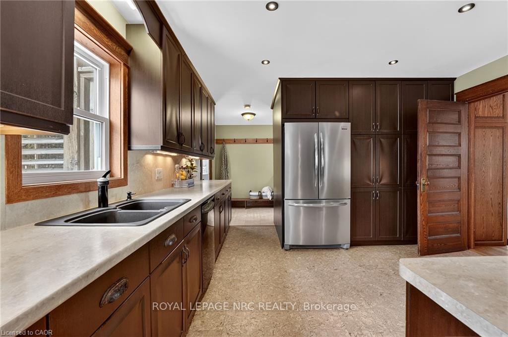 Photo 7 of 3952 Victoria Avenue W, Lincoln, Lincoln-Jordan/Vineland — HOMEH