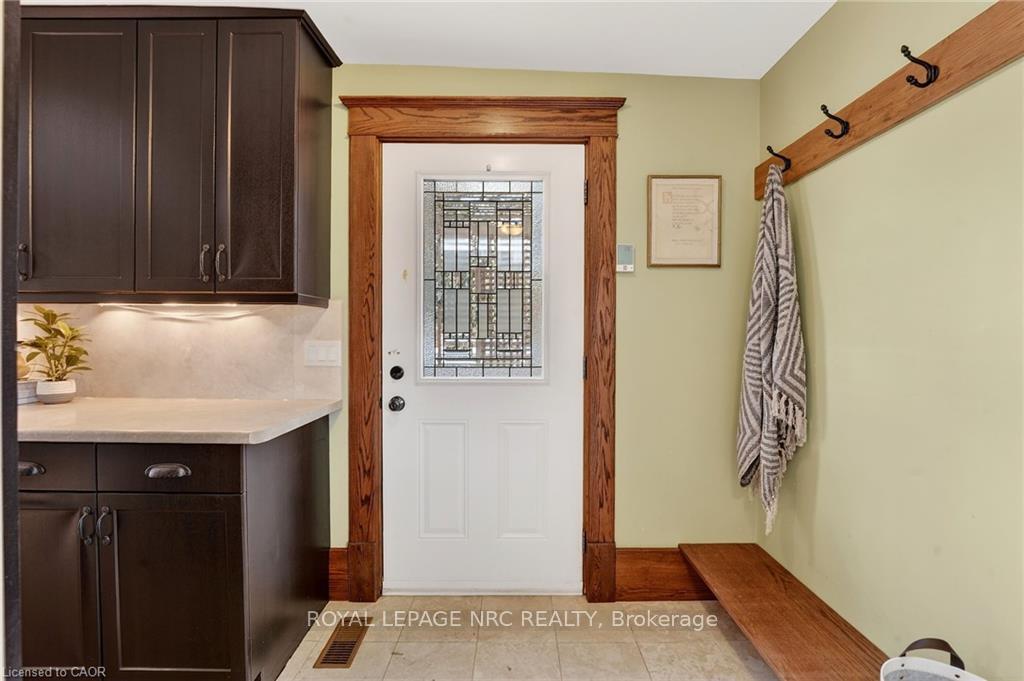 Photo 8 of 3952 Victoria Avenue W, Lincoln, Lincoln-Jordan/Vineland — HOMEH