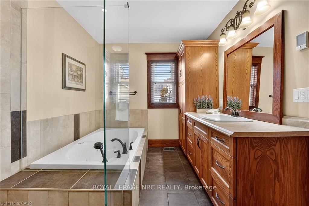 Photo 12 of 3952 Victoria Avenue W, Lincoln, Lincoln-Jordan/Vineland — HOMEH