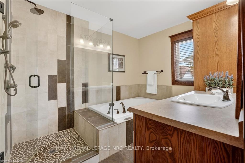 Photo 13 of 3952 Victoria Avenue W, Lincoln, Lincoln-Jordan/Vineland — HOMEH