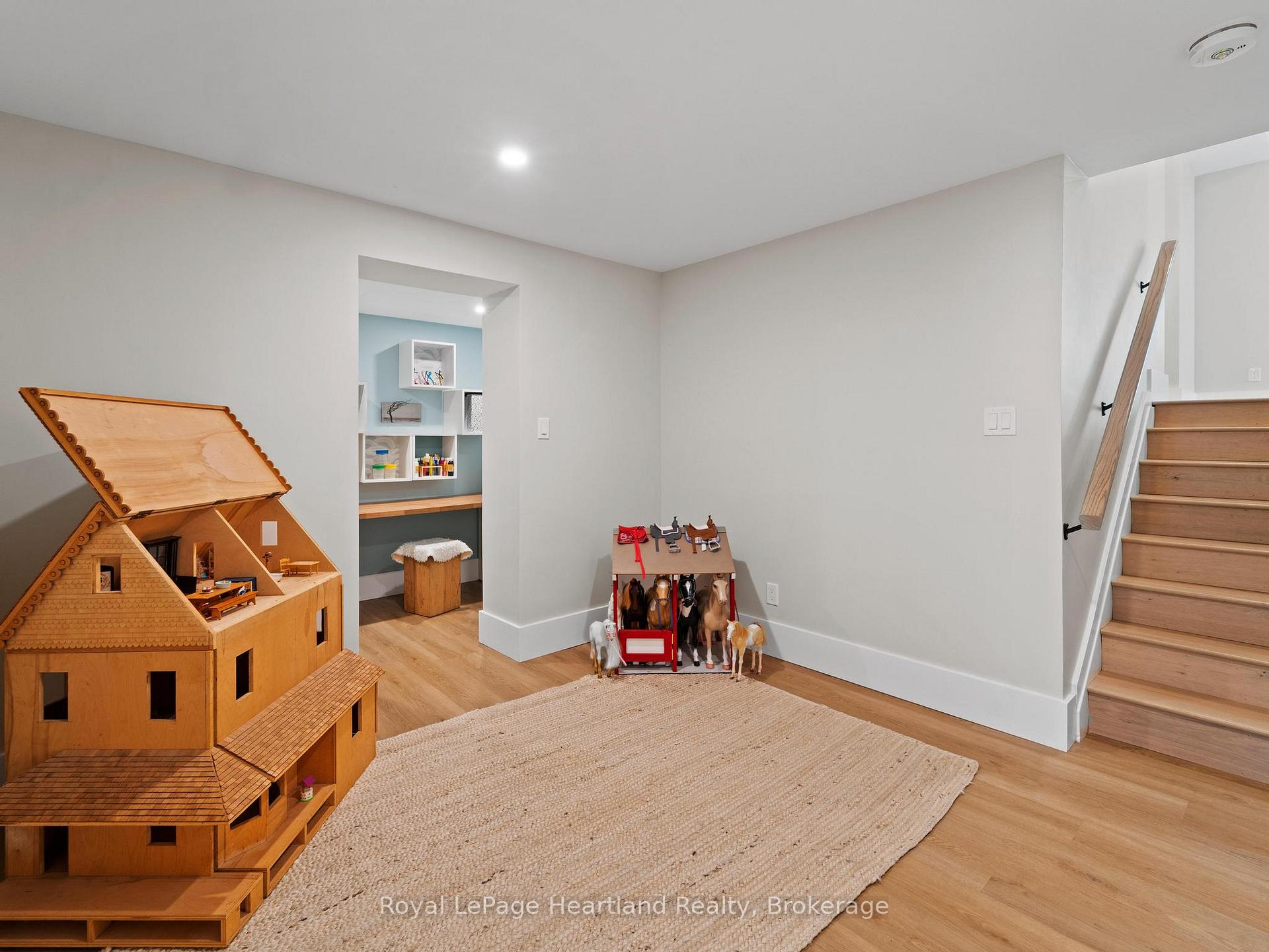 Photo 38 of 238 Bennett Street W, Goderich, Goderich (Town) — HOMEH