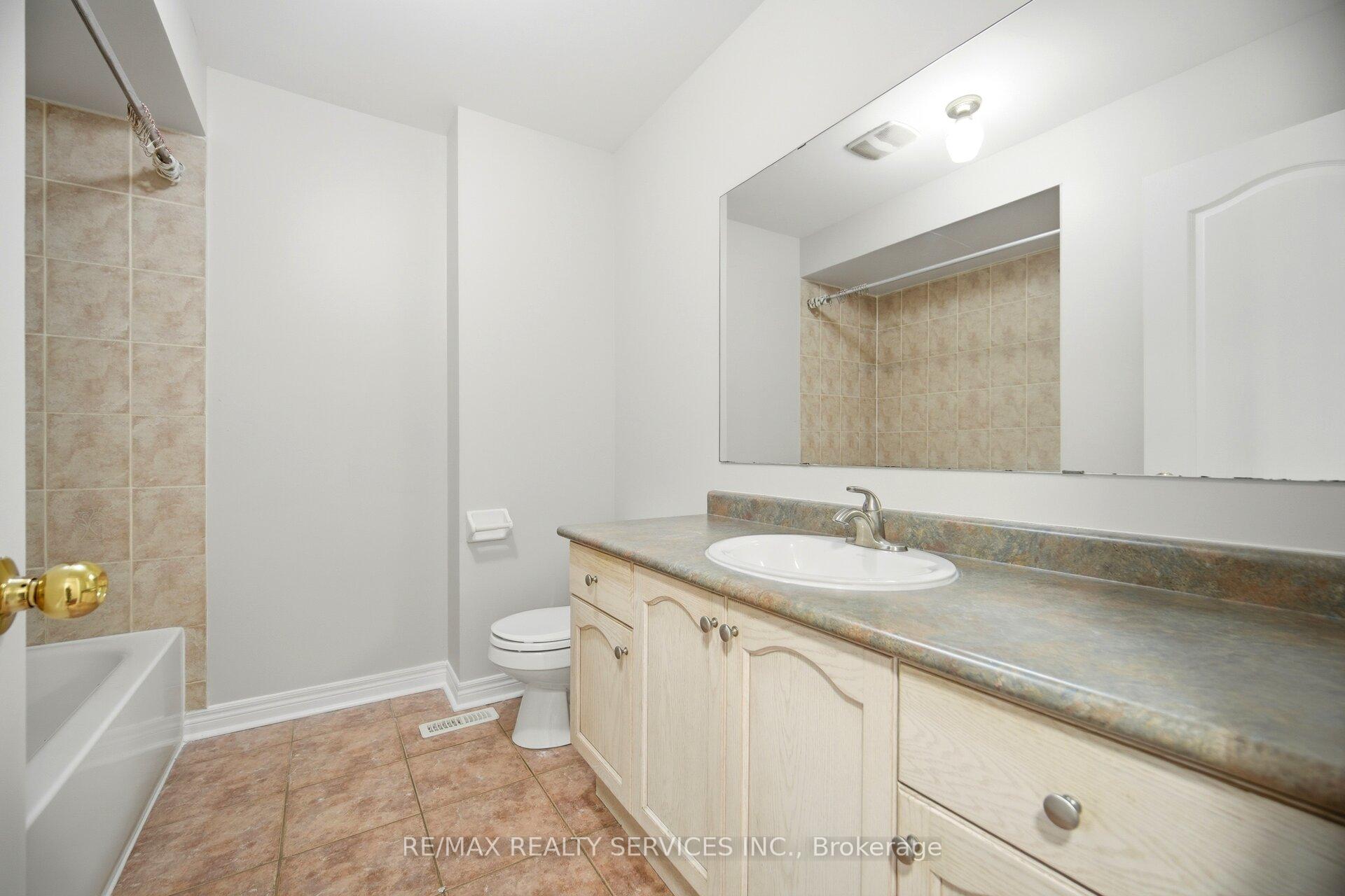 Photo 33 of 16 Lagrotto Road, Brampton, Madoc — HOMEH