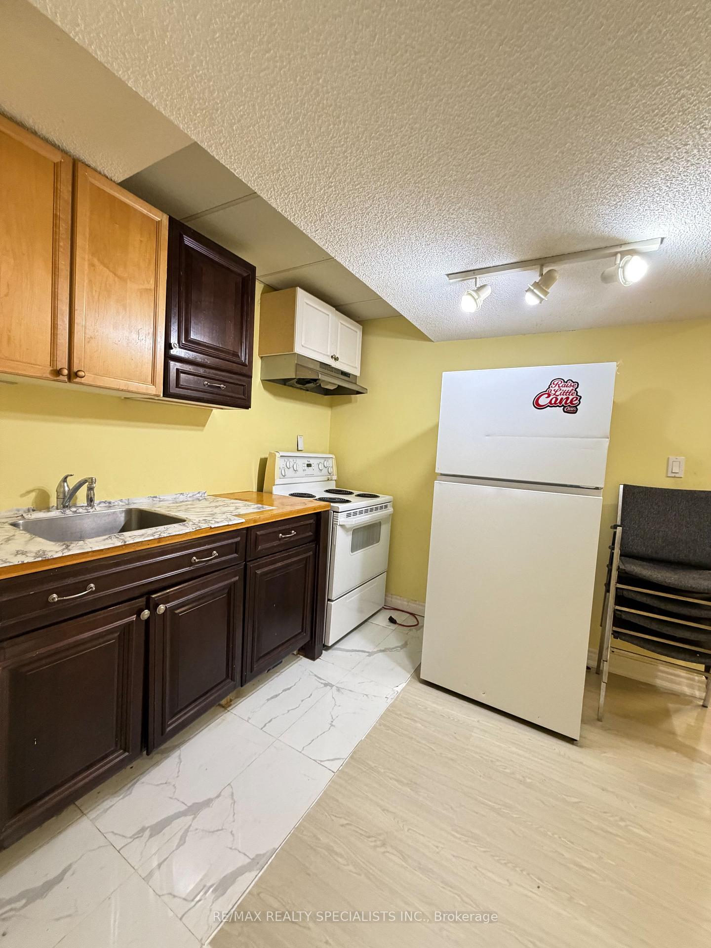 Photo 12 of Unit Lower, 5431 Tree Crest Court, Mississauga, Hurontario — HOMEH