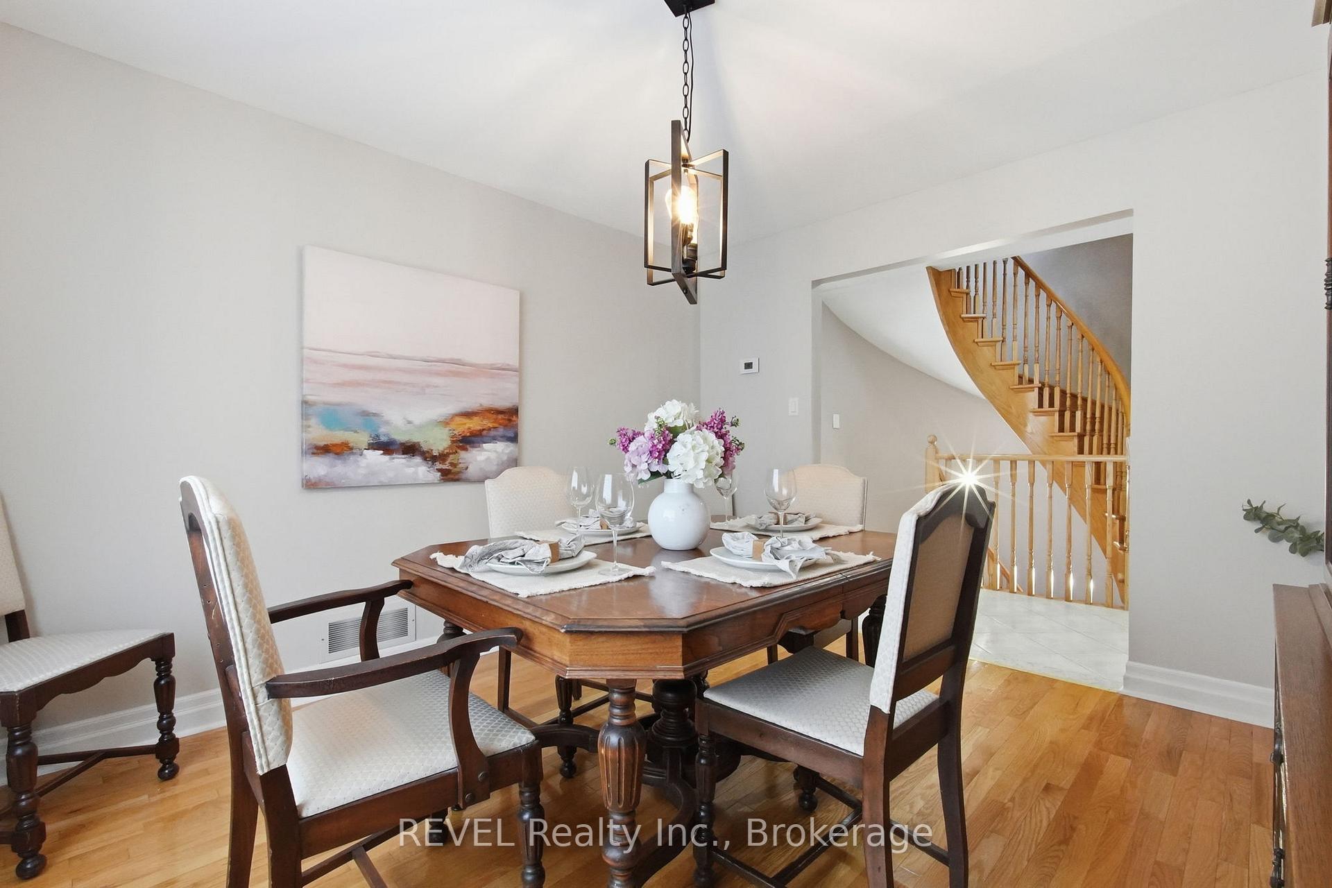 Photo 9 of 29 Stratton Crescent, Whitby, Rolling Acres — HOMEH