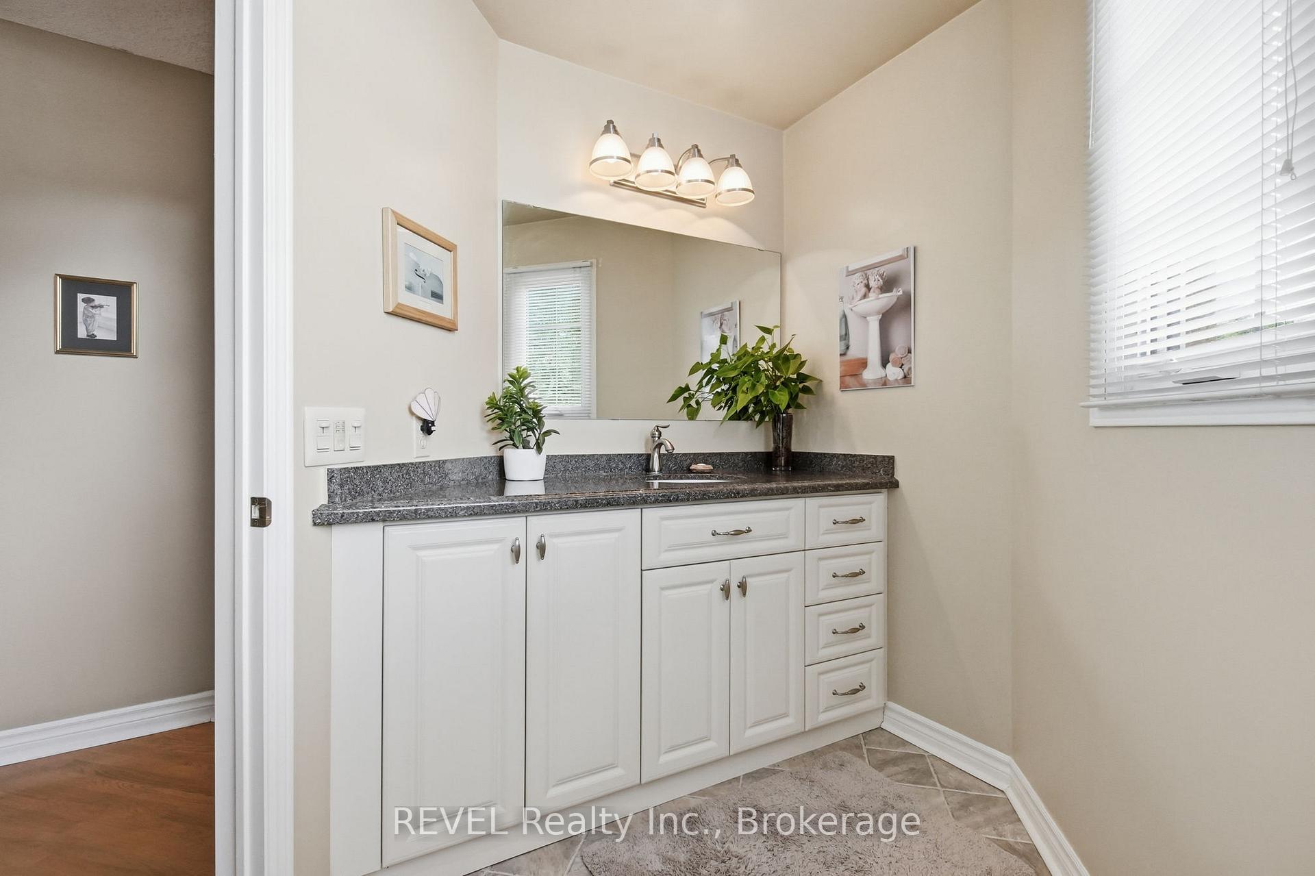 Photo 30 of 29 Stratton Crescent, Whitby, Rolling Acres — HOMEH