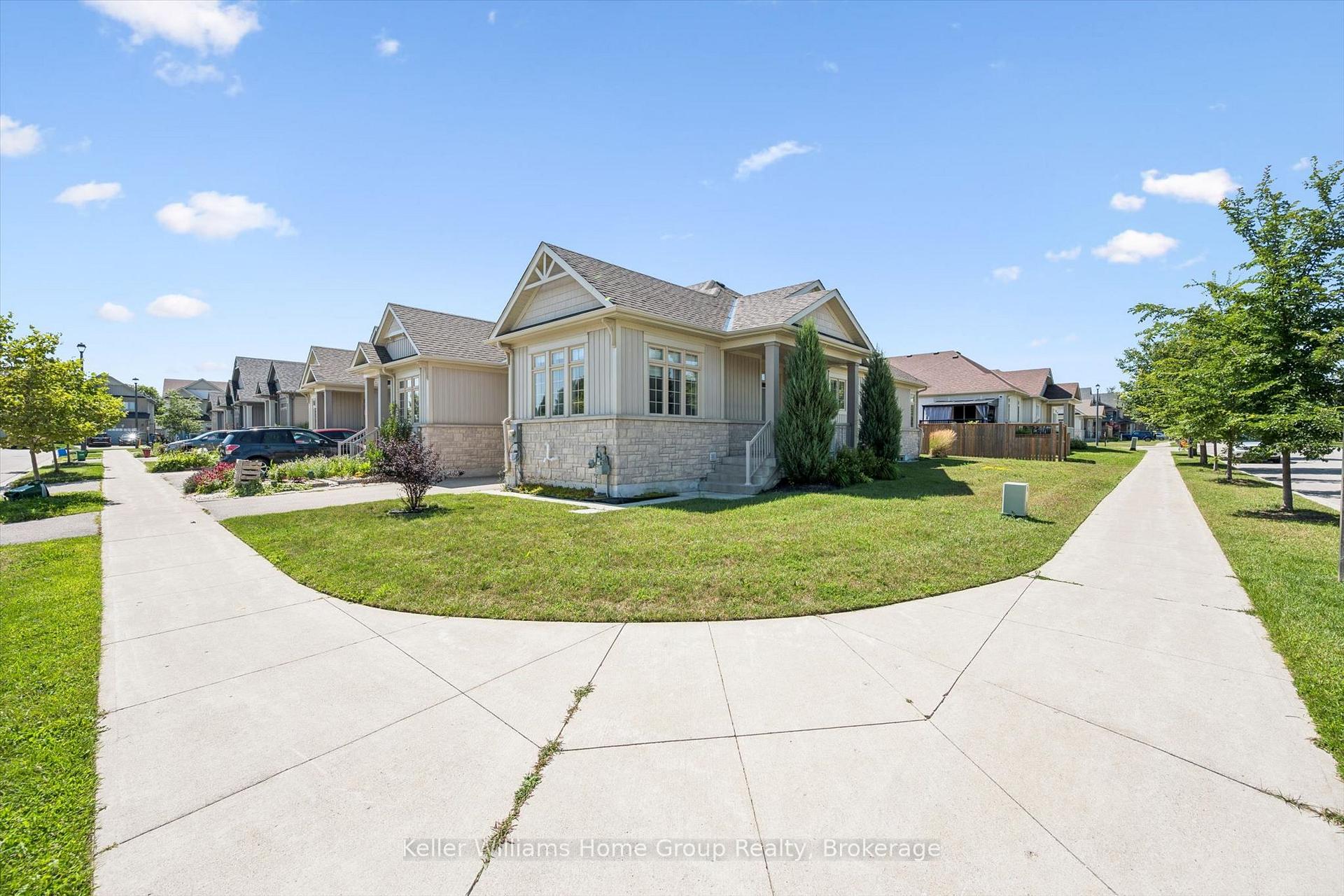 Photo 4 of 52 Findlay Way, Centre Wellington, Fergus — HOMEH