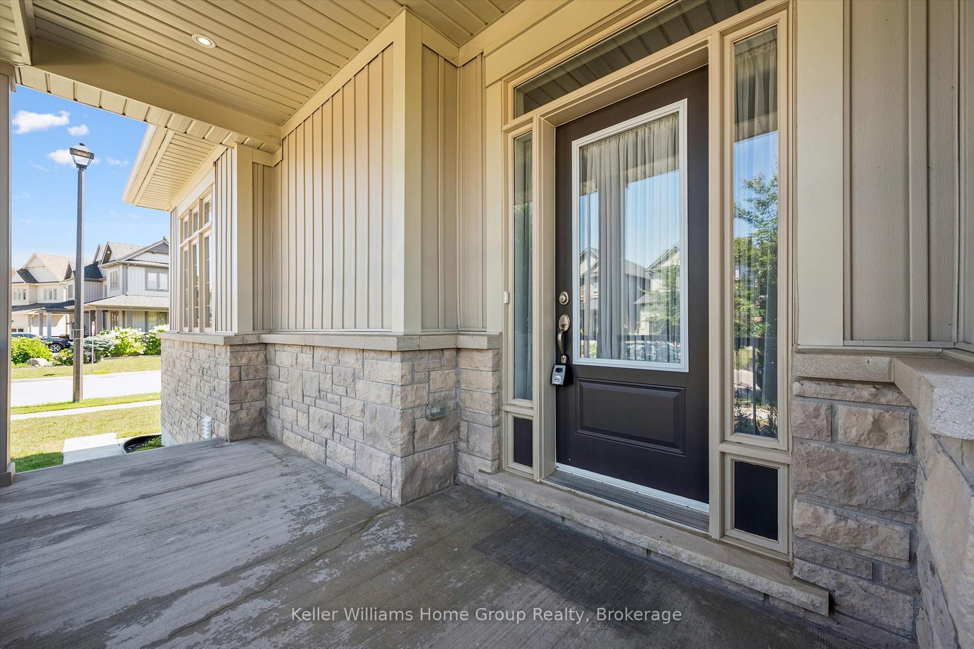 Photo 10 of 52 Findlay Way, Centre Wellington, Fergus — HOMEH