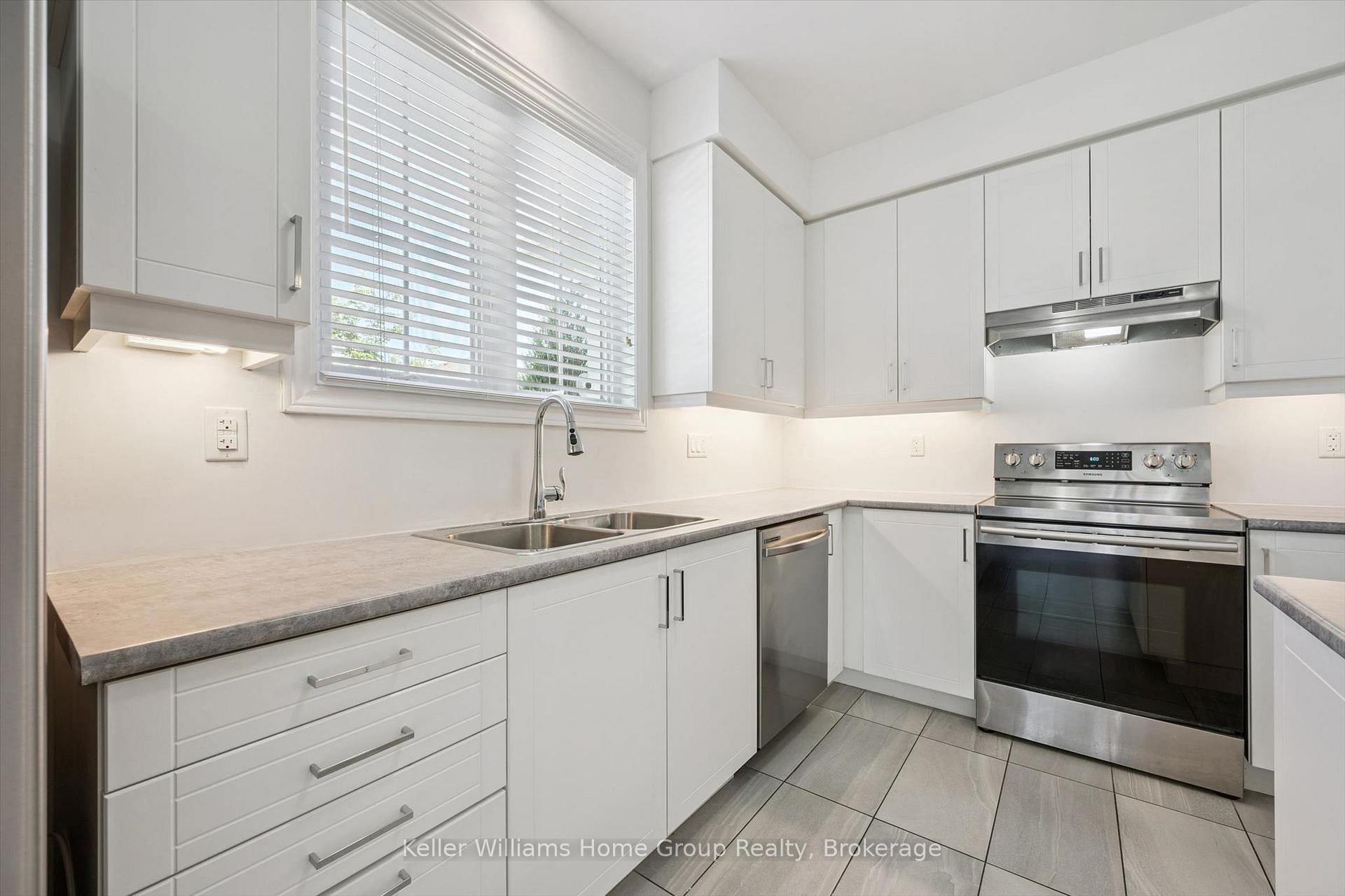 Photo 16 of 52 Findlay Way, Centre Wellington, Fergus — HOMEH