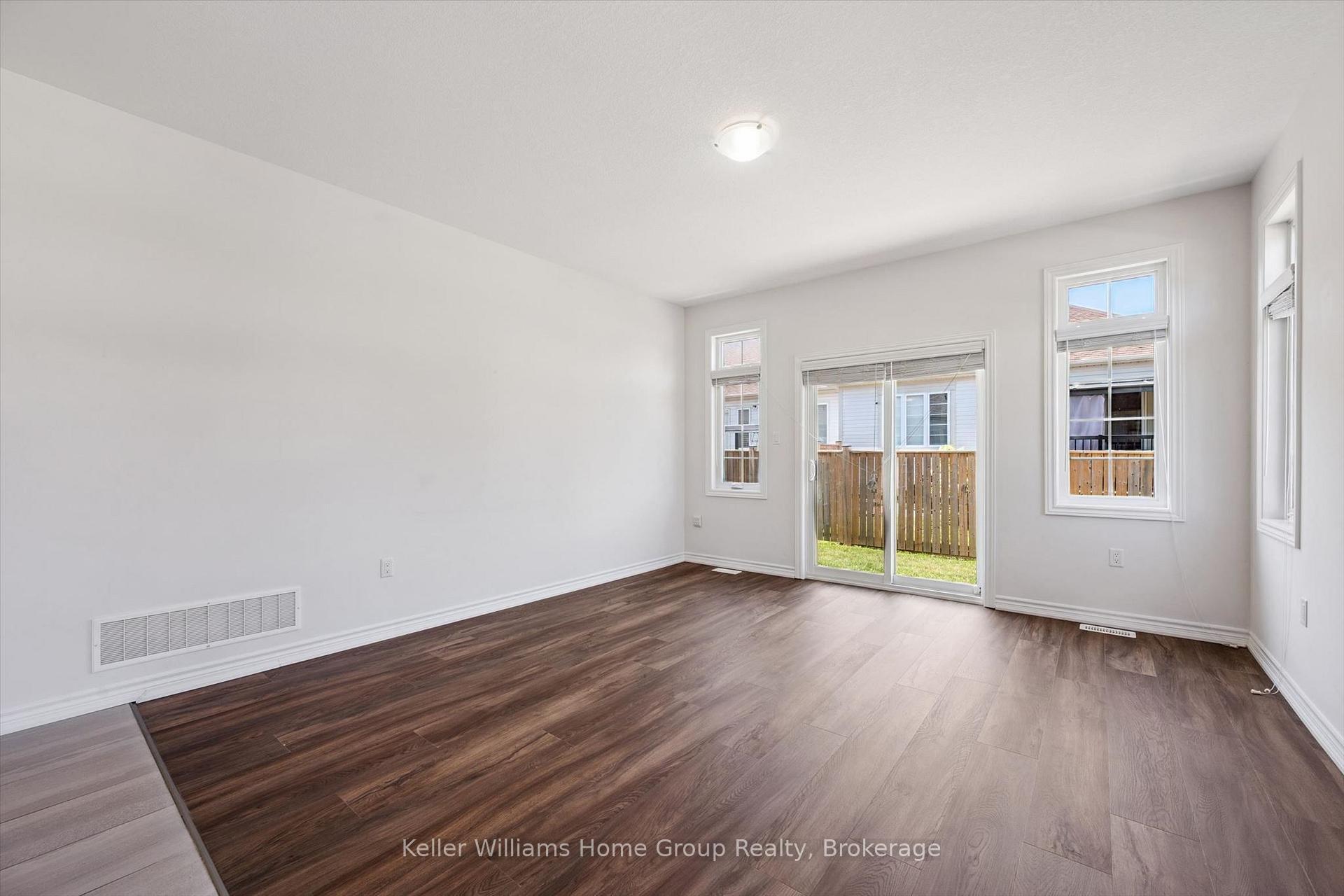 Photo 25 of 52 Findlay Way, Centre Wellington, Fergus — HOMEH