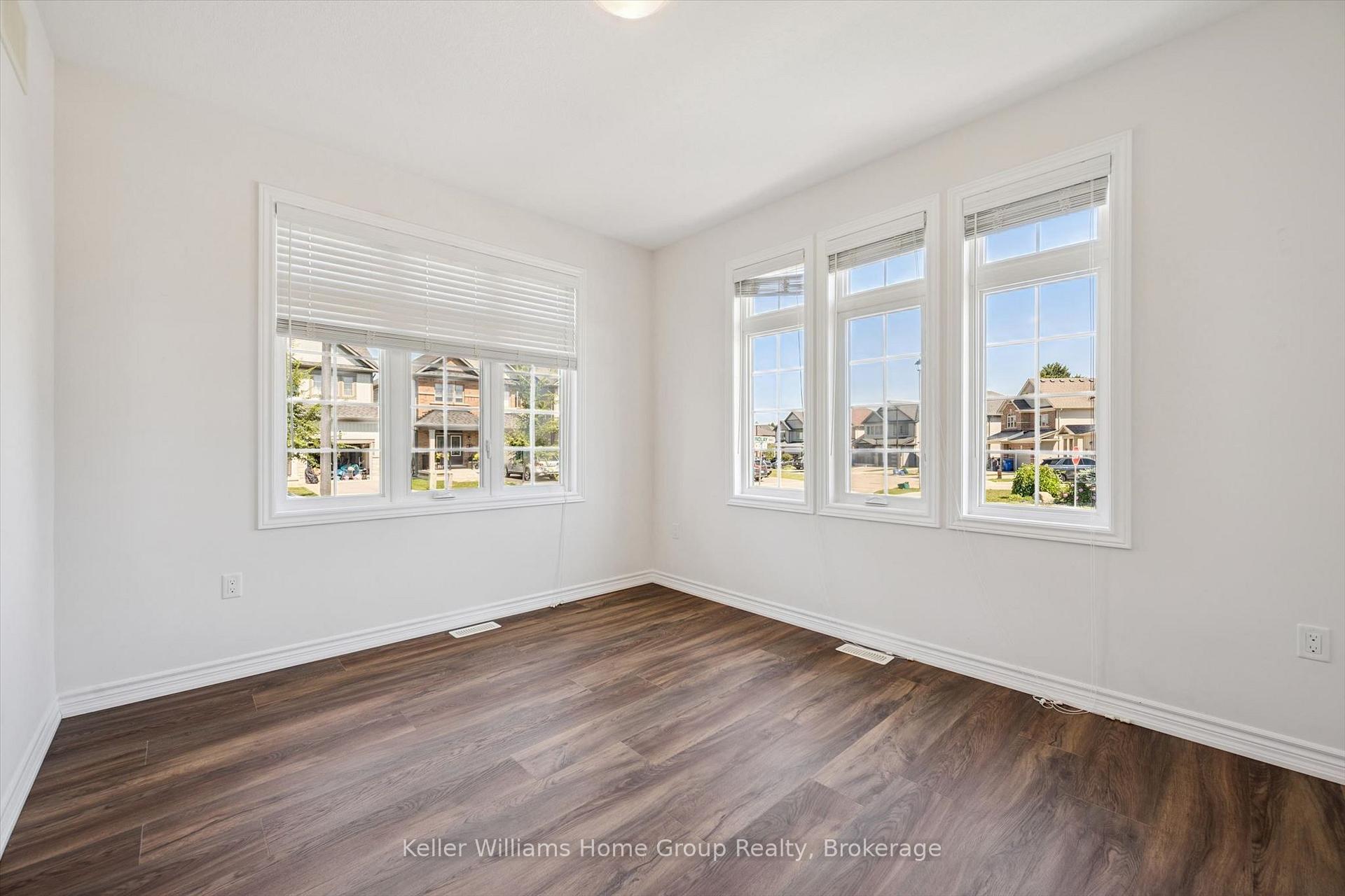 Photo 26 of 52 Findlay Way, Centre Wellington, Fergus — HOMEH