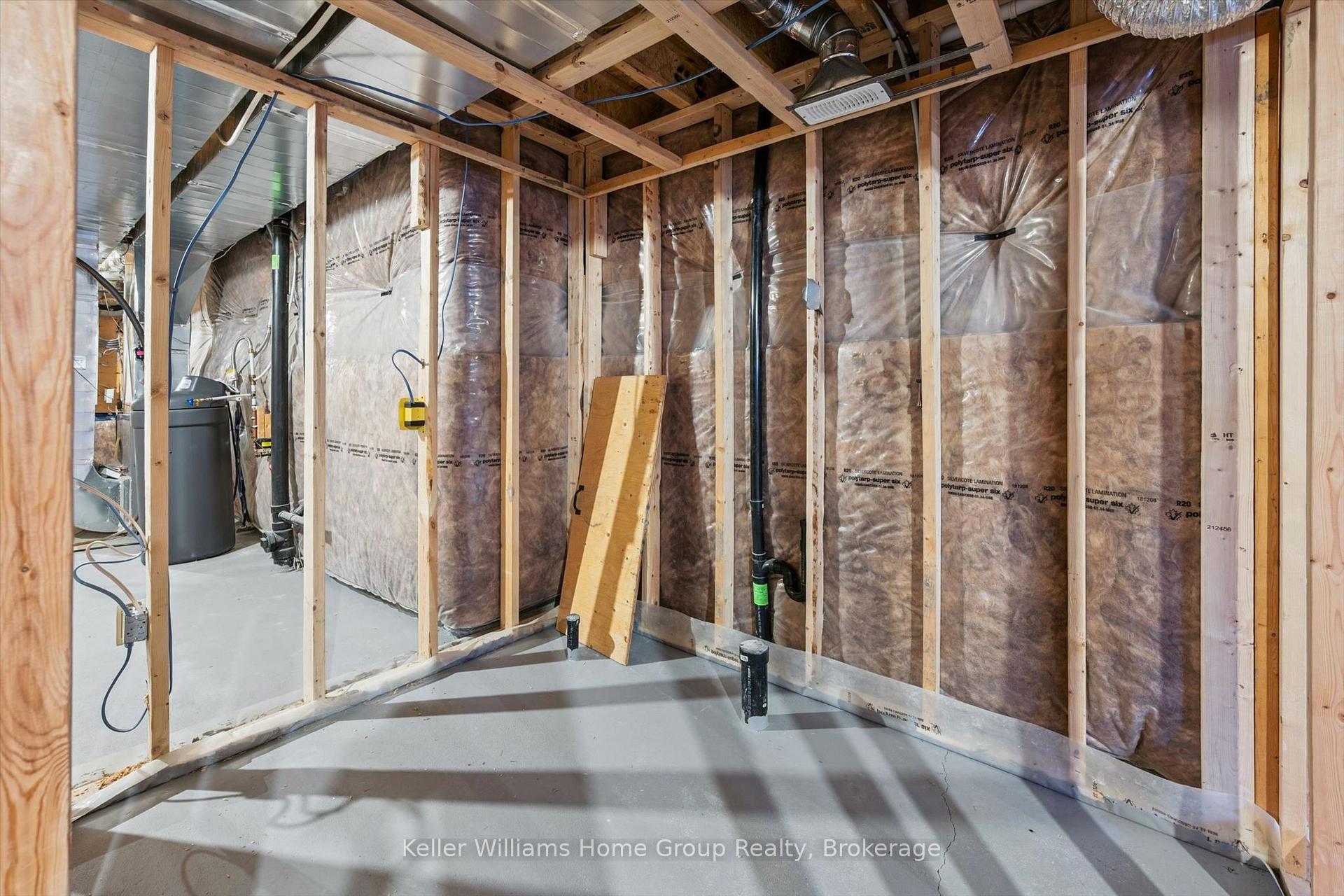 Photo 38 of 52 Findlay Way, Centre Wellington, Fergus — HOMEH