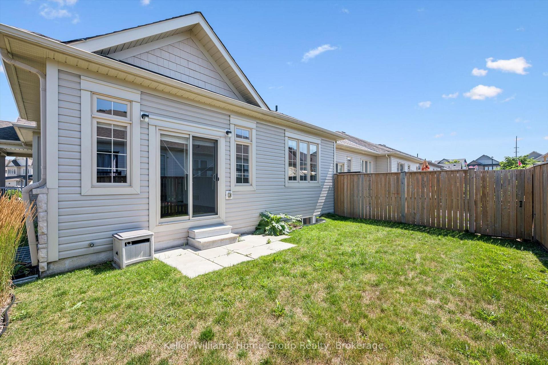 Photo 39 of 52 Findlay Way, Centre Wellington, Fergus — HOMEH