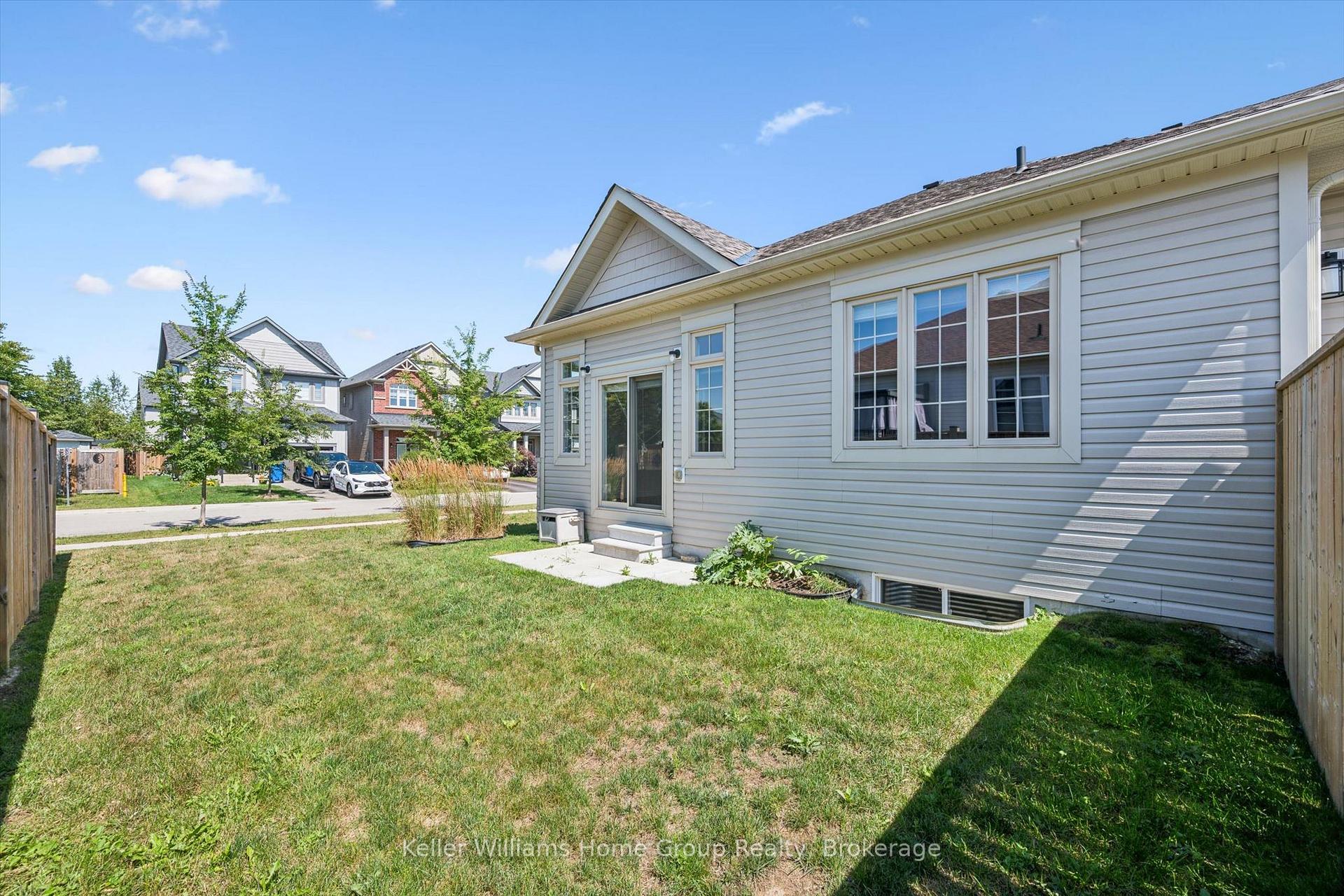 Photo 40 of 52 Findlay Way, Centre Wellington, Fergus — HOMEH