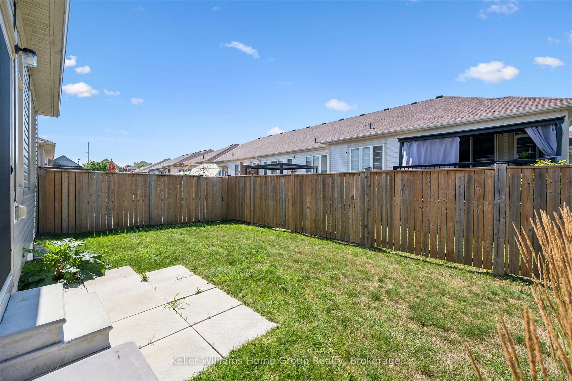 Photo 42 of 52 Findlay Way, Centre Wellington, Fergus — HOMEH