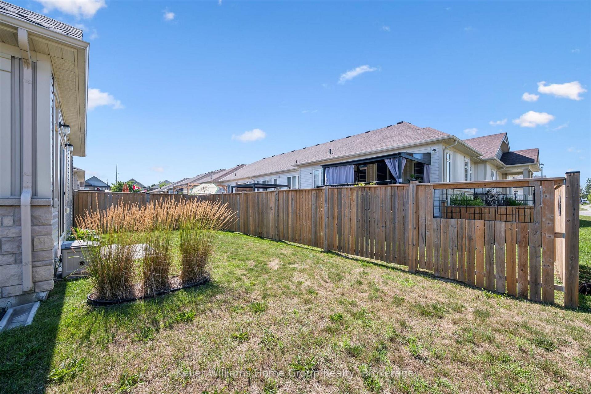 Photo 43 of 52 Findlay Way, Centre Wellington, Fergus — HOMEH