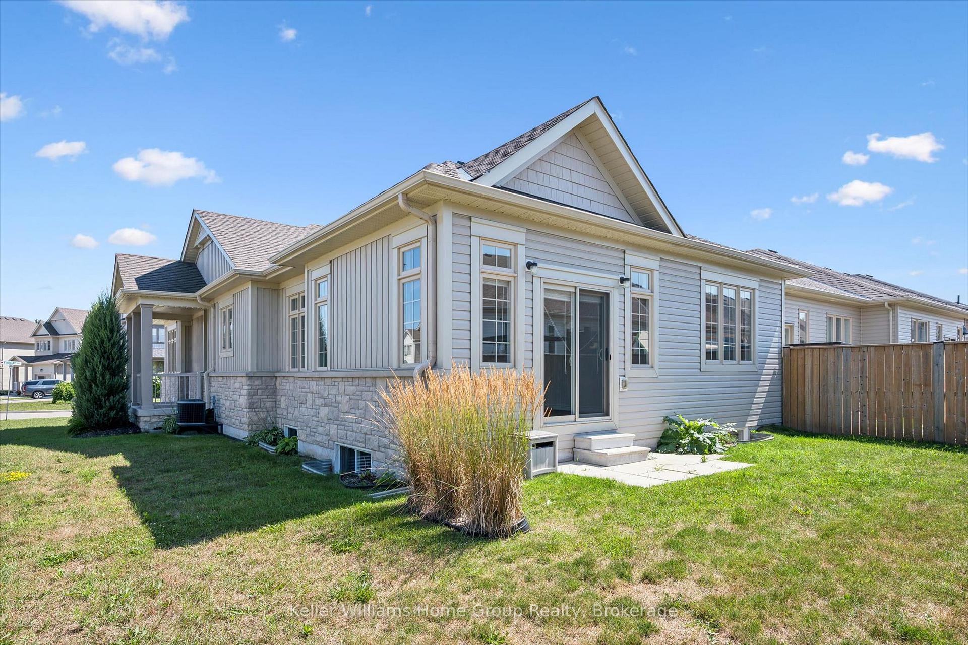 Photo 44 of 52 Findlay Way, Centre Wellington, Fergus — HOMEH