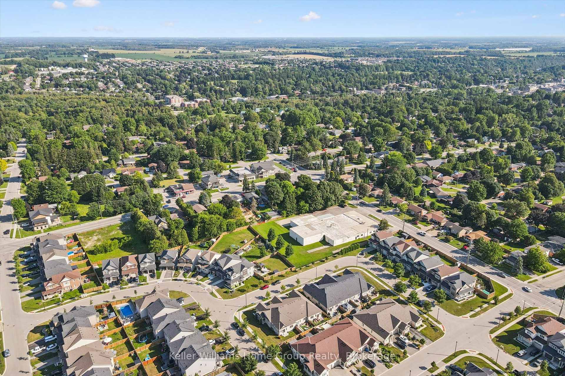 Photo 48 of 52 Findlay Way, Centre Wellington, Fergus — HOMEH