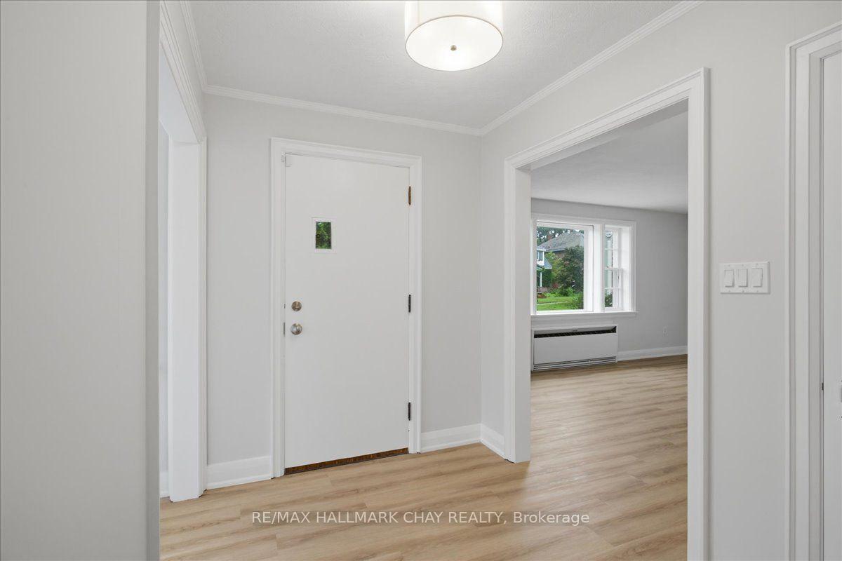Photo 3 of Unit 3, 15 Parkside Drive, Barrie, Queen's Park — HOMEH