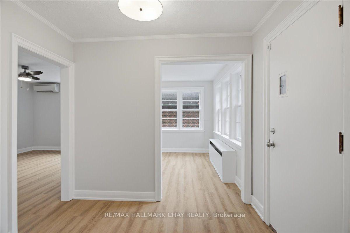 Photo 4 of Unit 3, 15 Parkside Drive, Barrie, Queen's Park — HOMEH