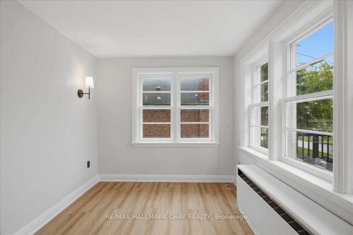 Photo 6 of Unit 3, 15 Parkside Drive, Barrie, Queen's Park — HOMEH