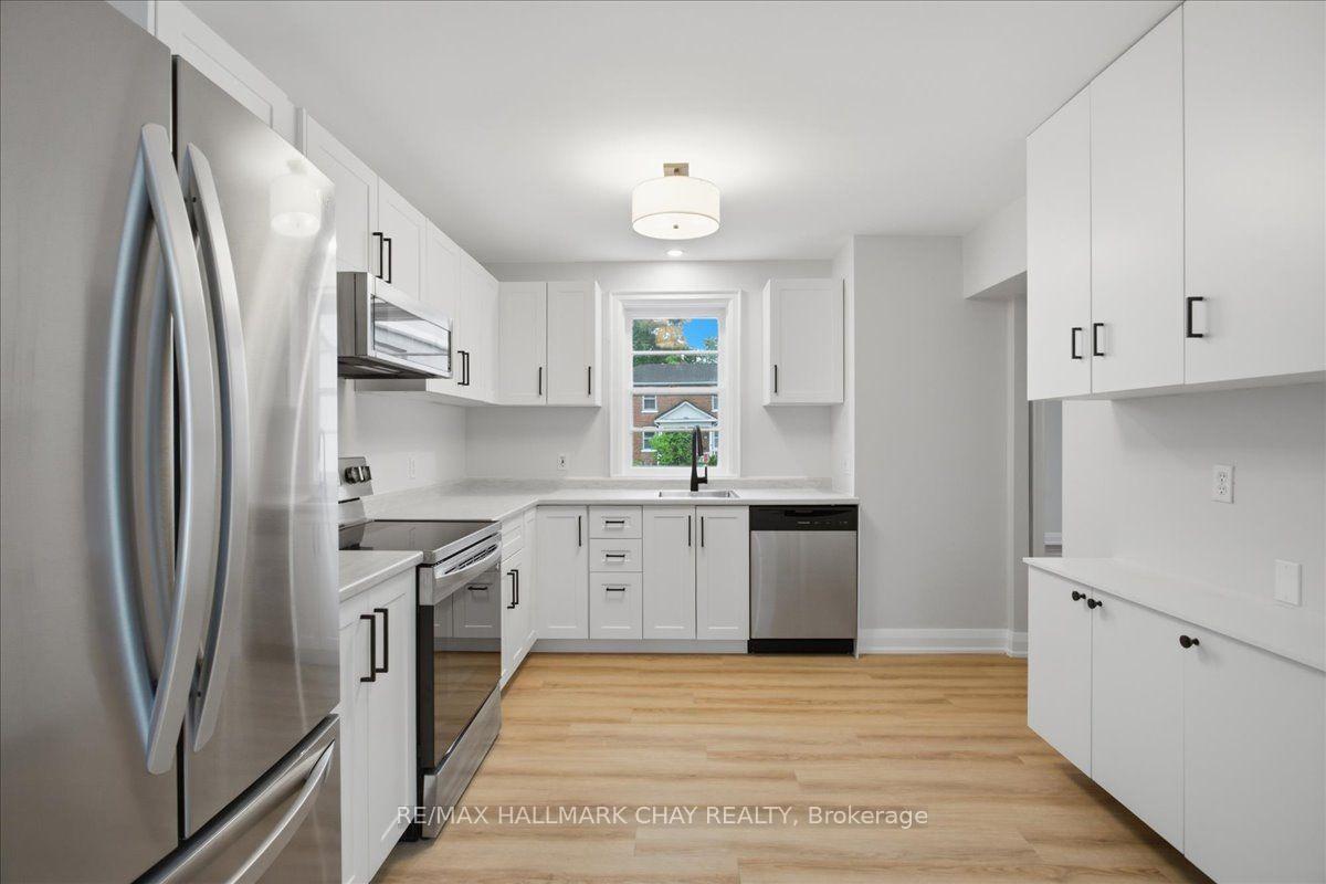 Photo 16 of Unit 3, 15 Parkside Drive, Barrie, Queen's Park — HOMEH