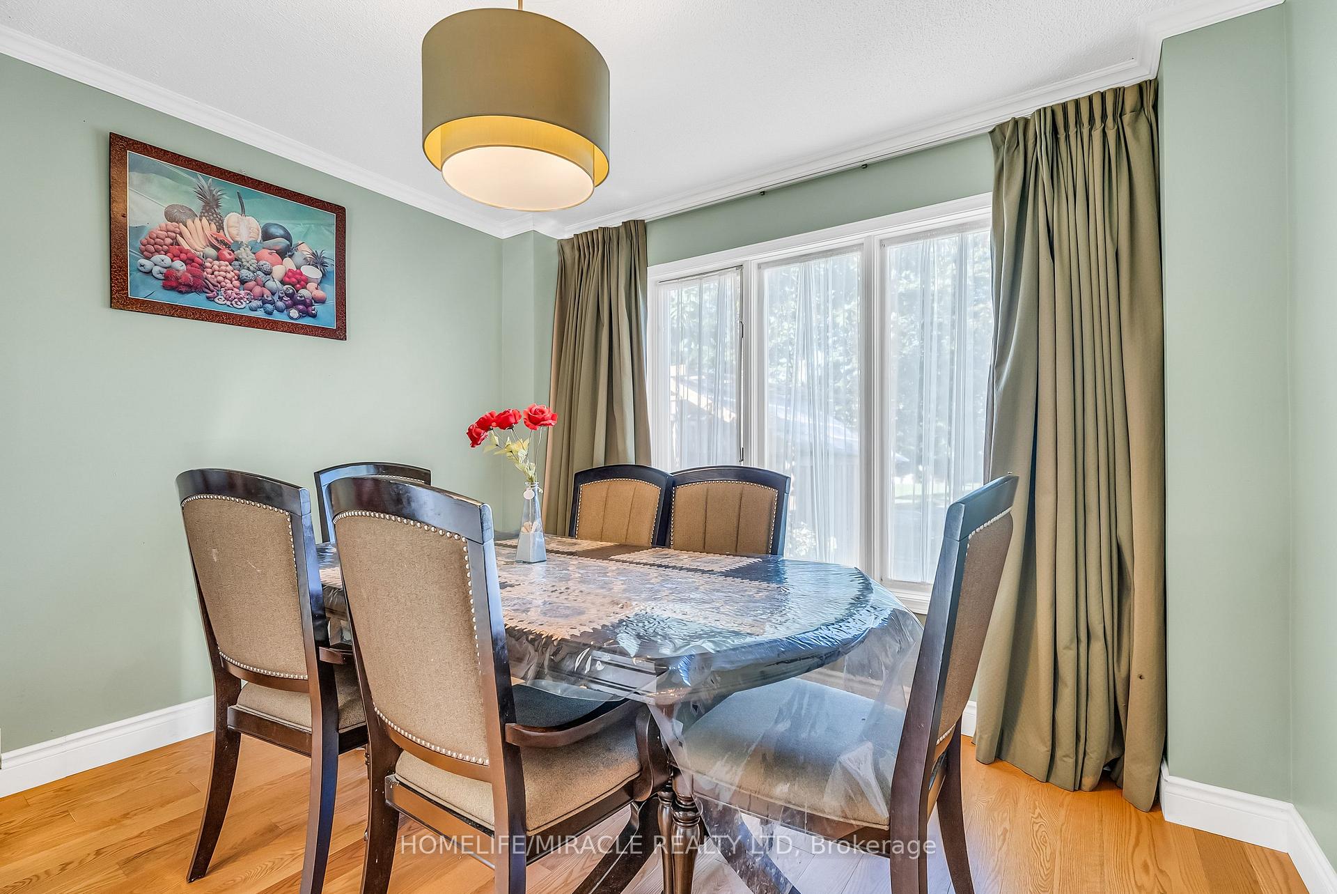 Photo 13 of 1 Beechnut Crescent, Clarington, Courtice — HOMEH