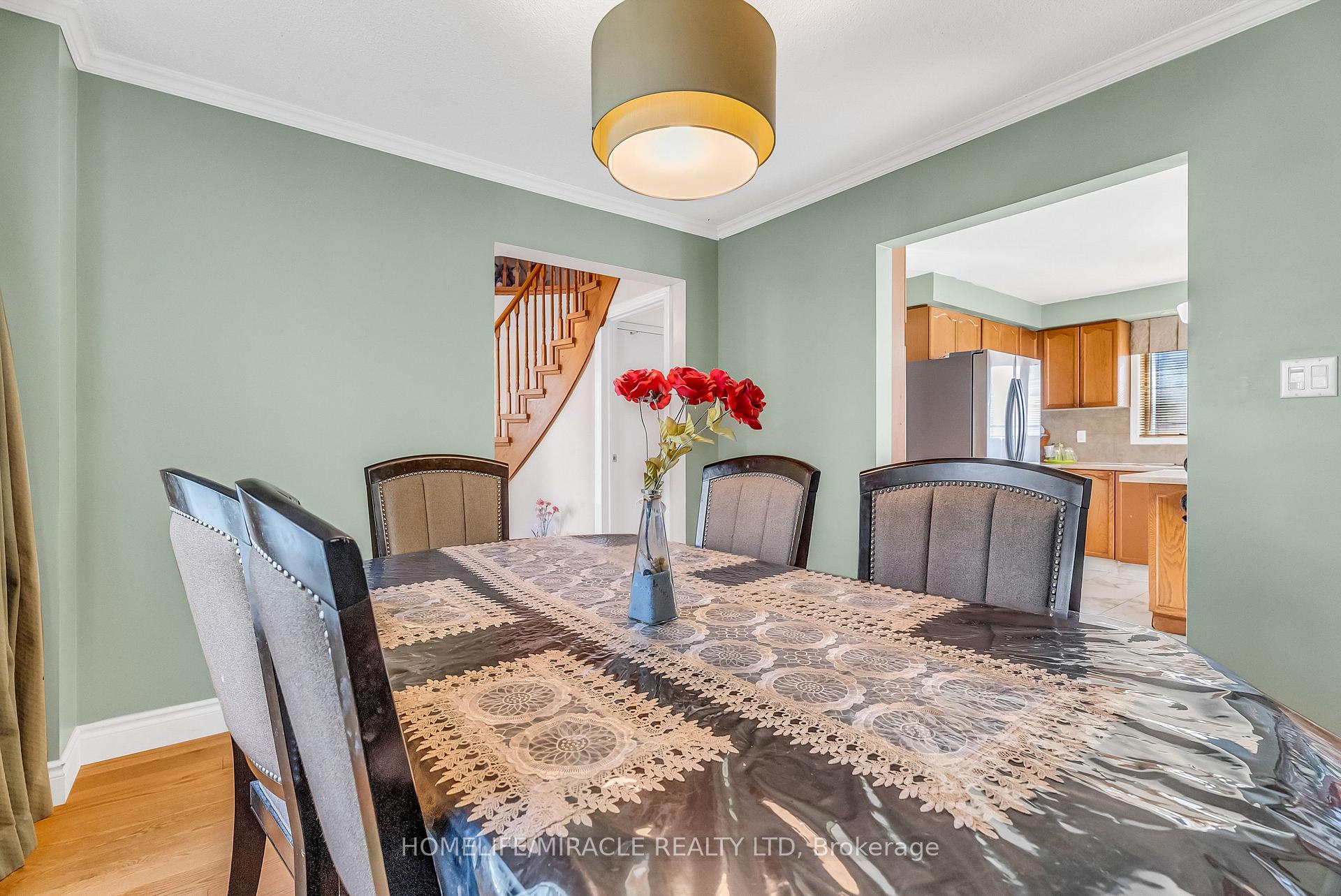 Photo 14 of 1 Beechnut Crescent, Clarington, Courtice — HOMEH