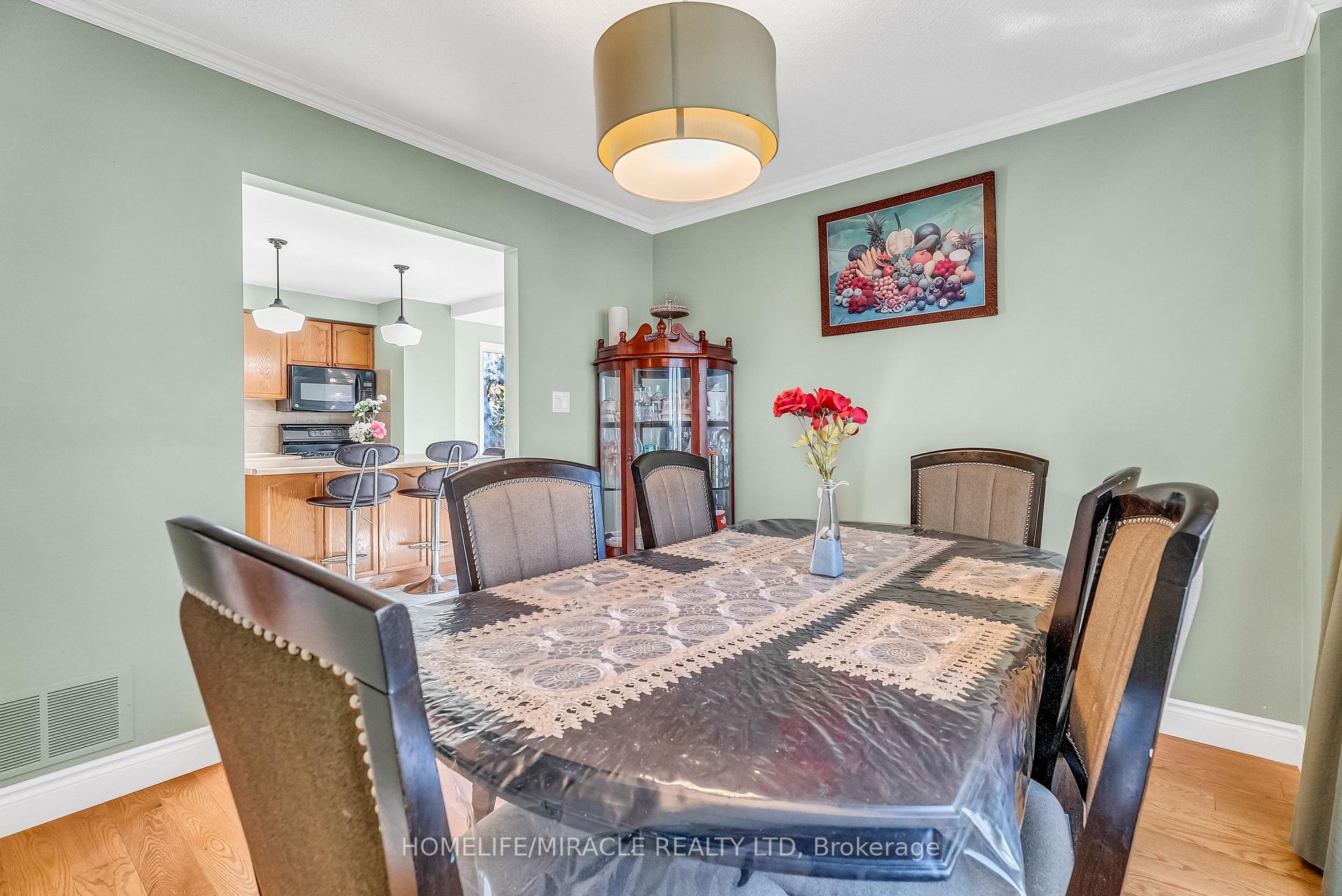 Photo 15 of 1 Beechnut Crescent, Clarington, Courtice — HOMEH