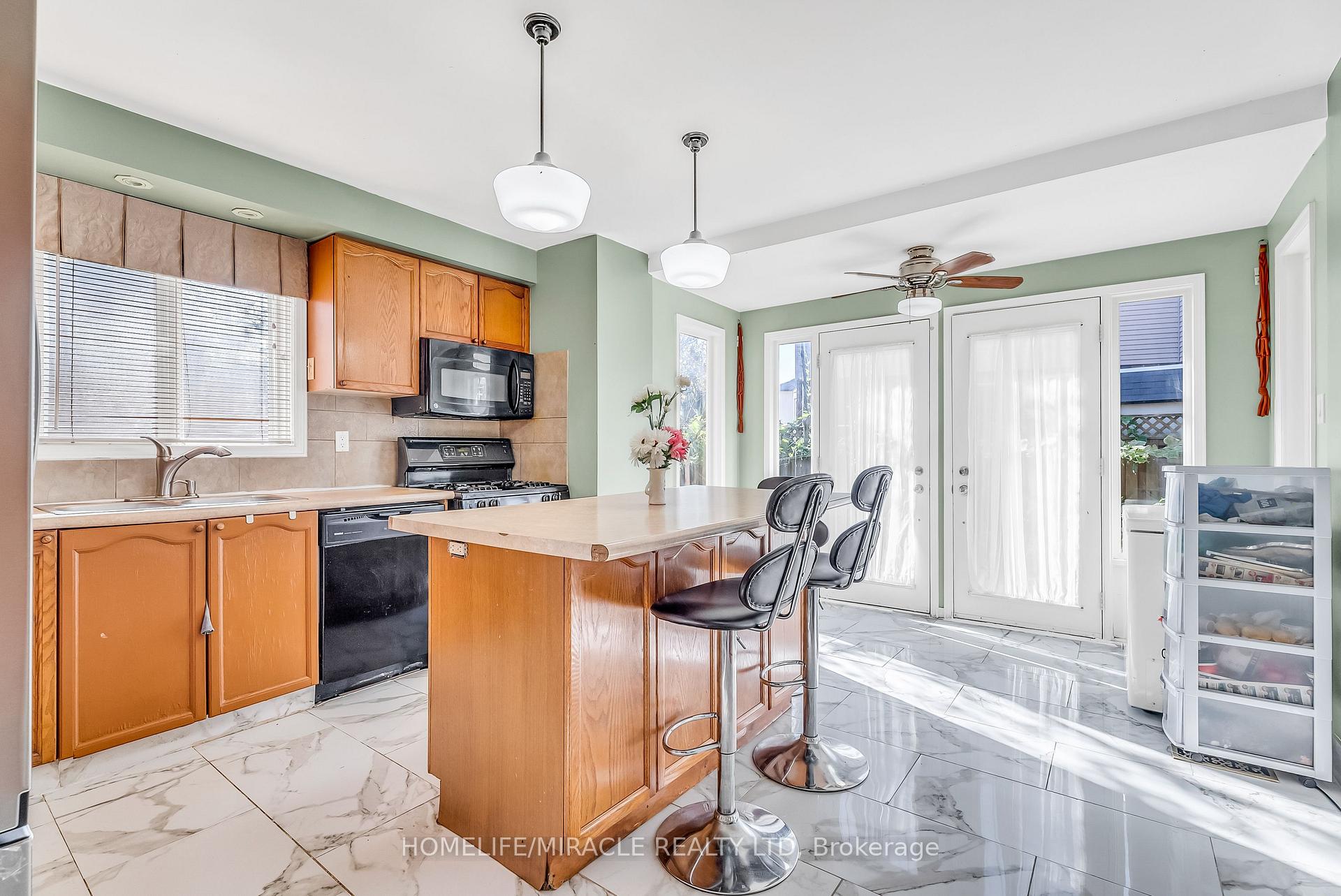 Photo 16 of 1 Beechnut Crescent, Clarington, Courtice — HOMEH