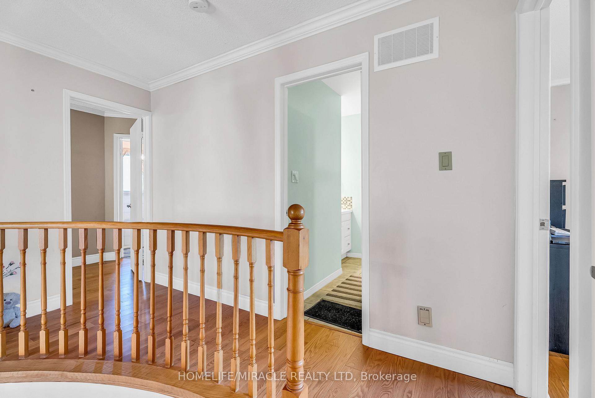 Photo 24 of 1 Beechnut Crescent, Clarington, Courtice — HOMEH