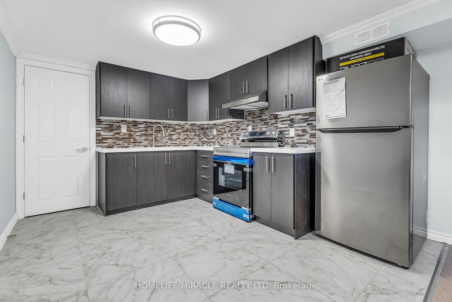 Photo 40 of 1 Beechnut Crescent, Clarington, Courtice — HOMEH