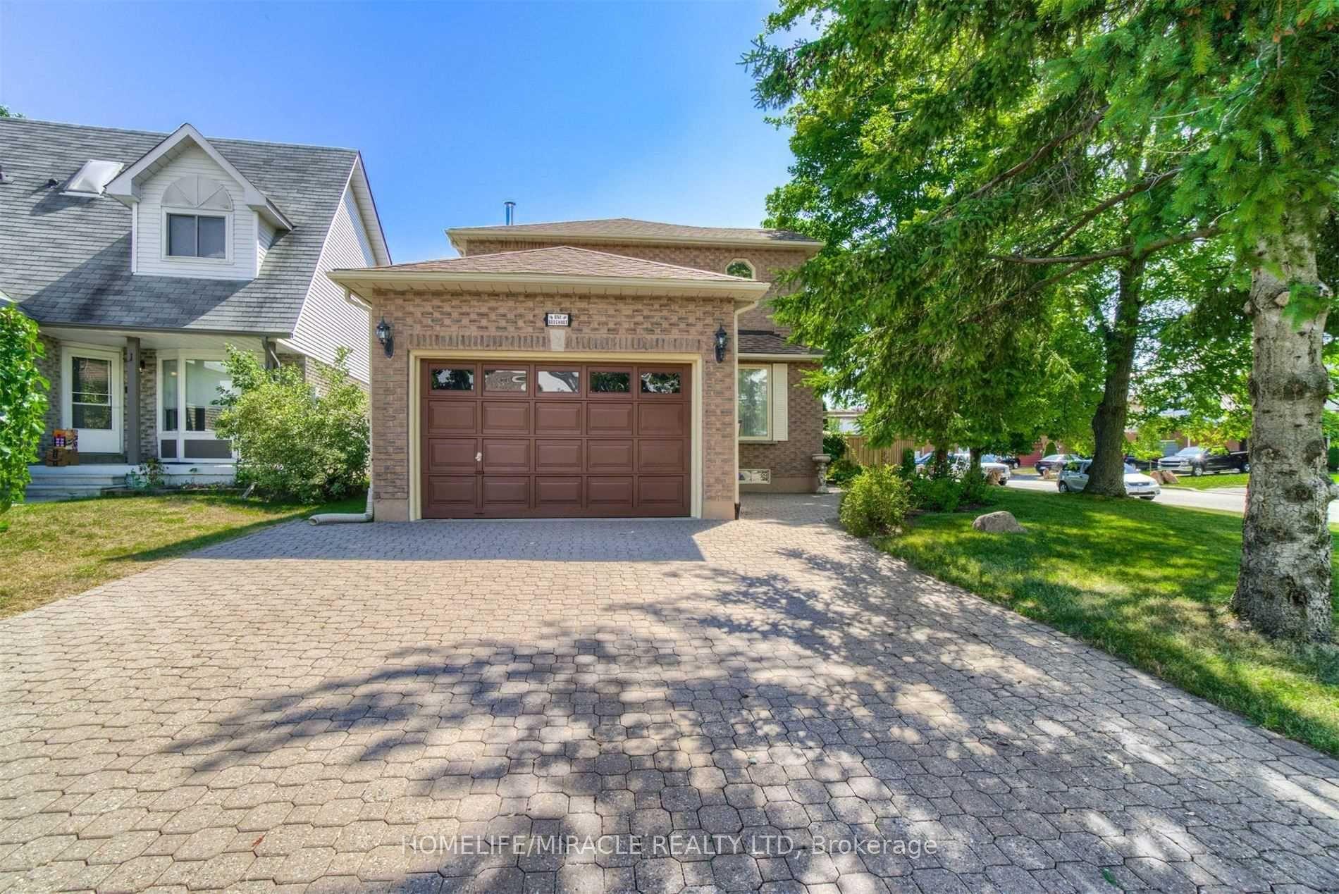 Photo 2 of 1 Beechnut Crescent, Clarington, Courtice — HOMEH