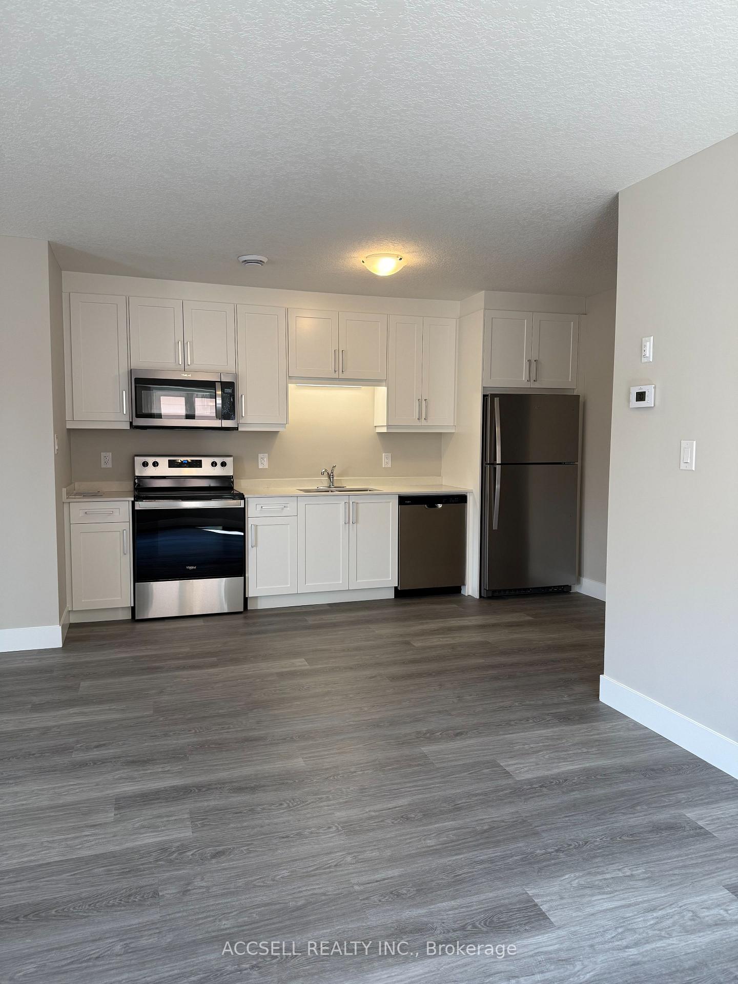 Photo 4 of 25 Alexandria Avenue, St. Thomas — HOMEH