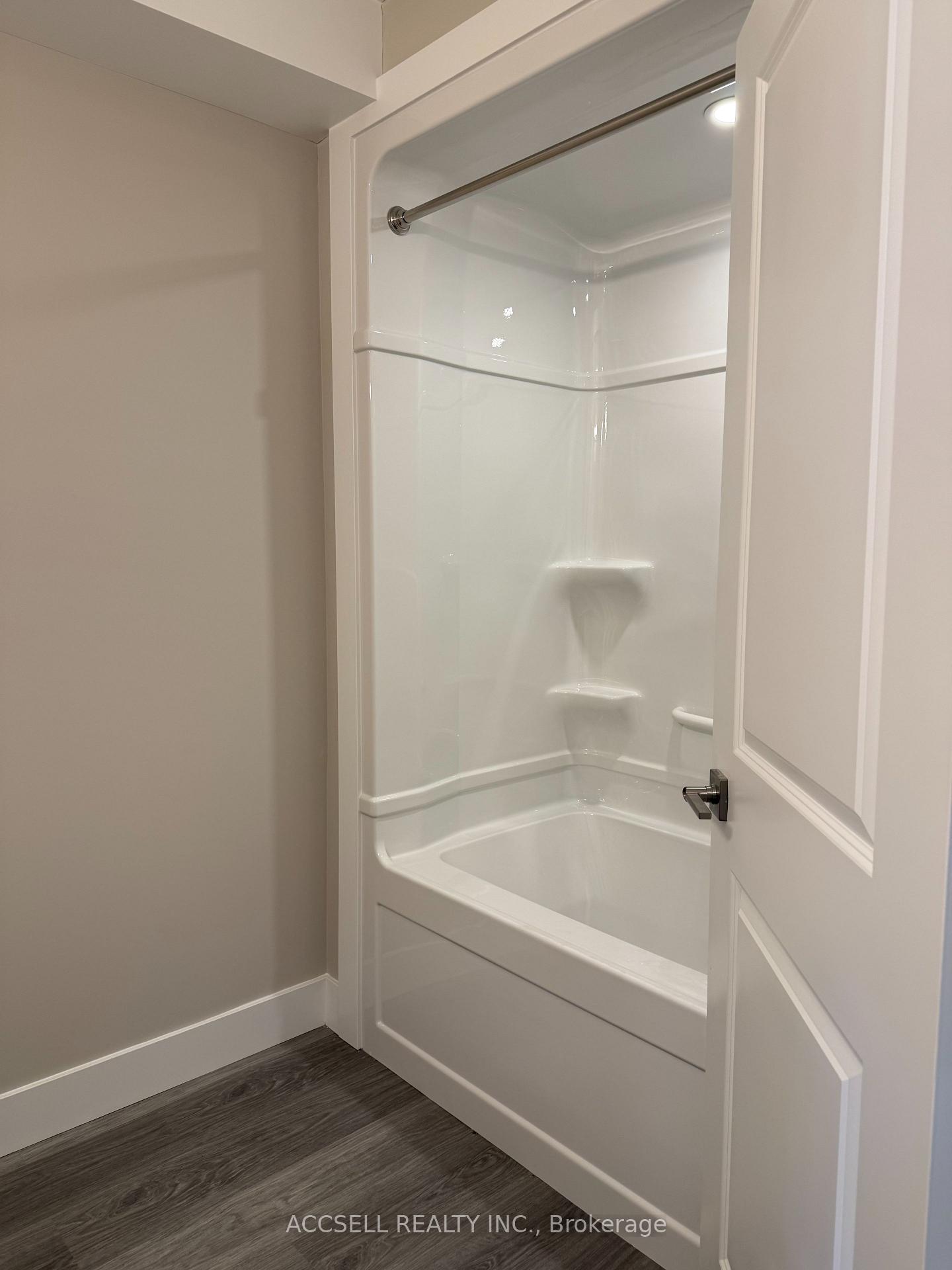 Photo 7 of 25 Alexandria Avenue, St. Thomas — HOMEH